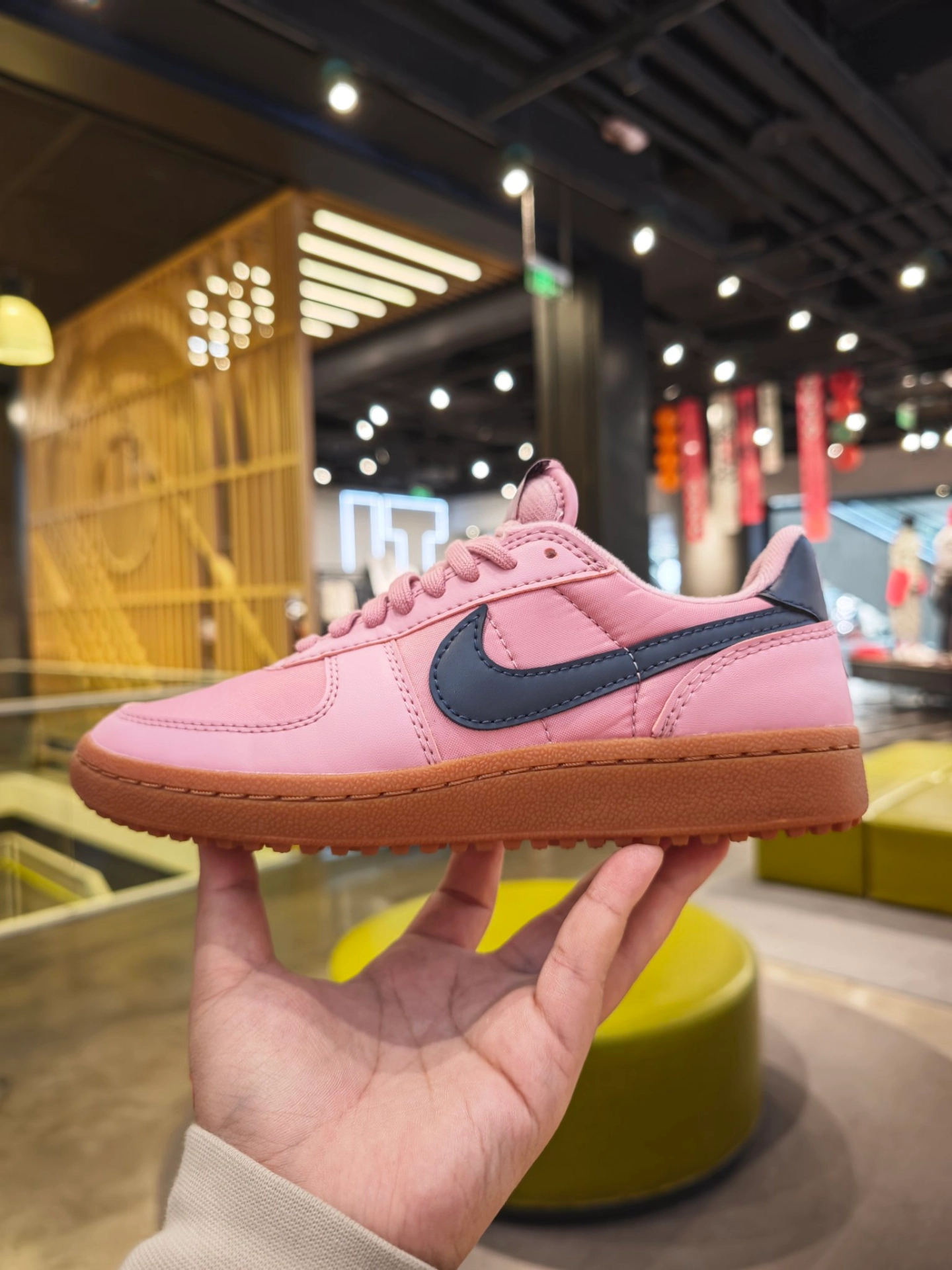 织物的鞋面材质 

#被小众女鞋圈粉了 #耐克德训 #好物分享dunk粉 