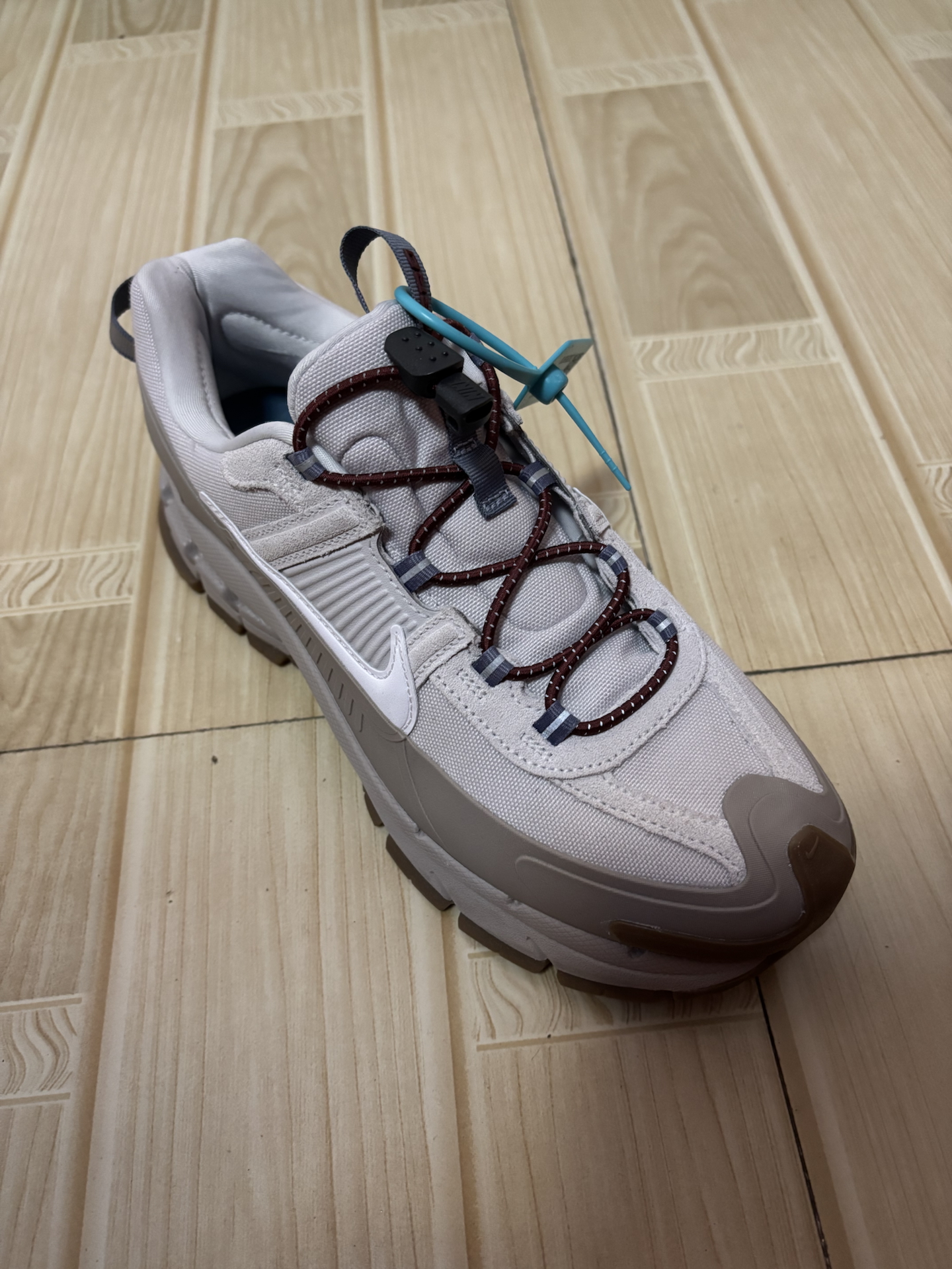 custom review-Nike ZOOM VOMERO ROAM Устойчивый к истиранию Дышащий Низкий Топ Повседневные Тренировки Городские Кроссовки для Коммутирования Беговые Кроссовки Унисекс Экрю