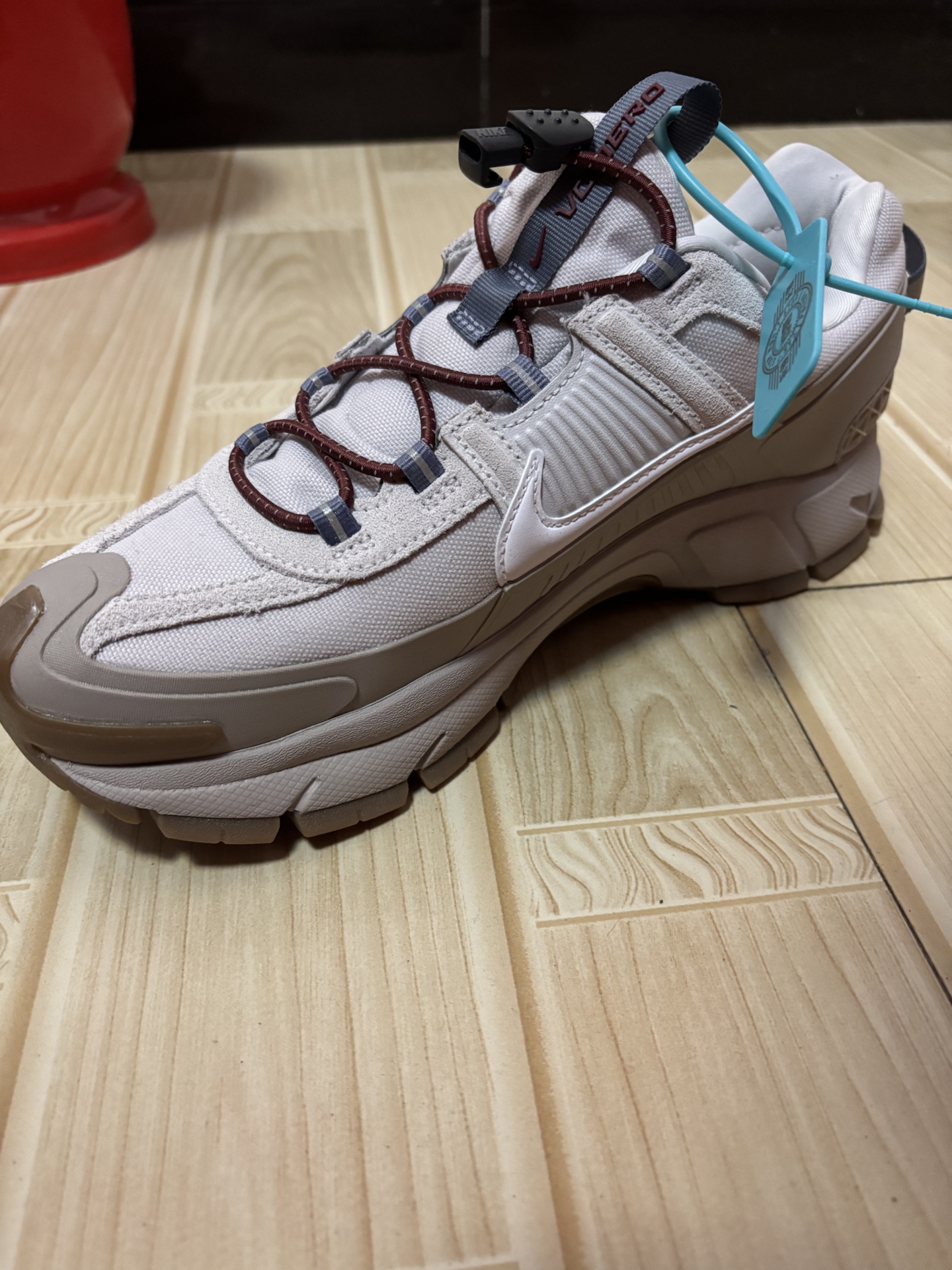 custom review-Nike ZOOM VOMERO ROAM Устойчивый к истиранию Дышащий Низкий Топ Повседневные Тренировки Городские Кроссовки для Коммутирования Беговые Кроссовки Унисекс Экрю