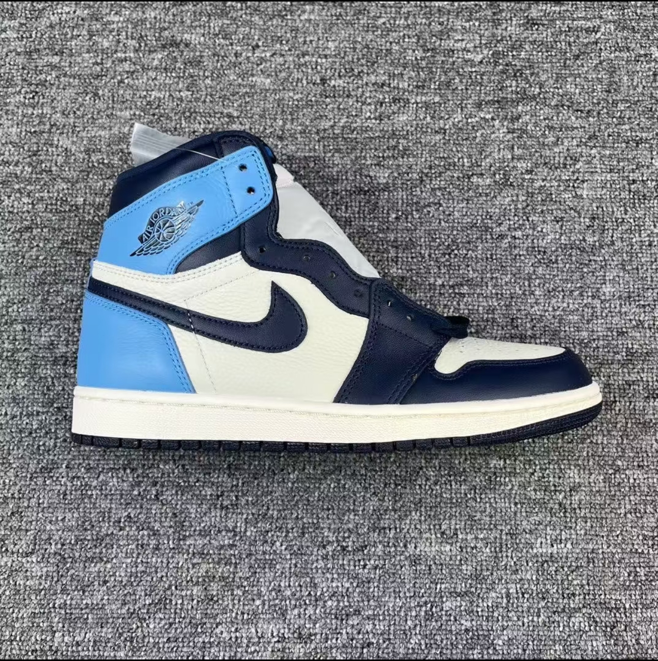 上脚巨帅!aj1 黑曜石 令人上瘾的单品之一