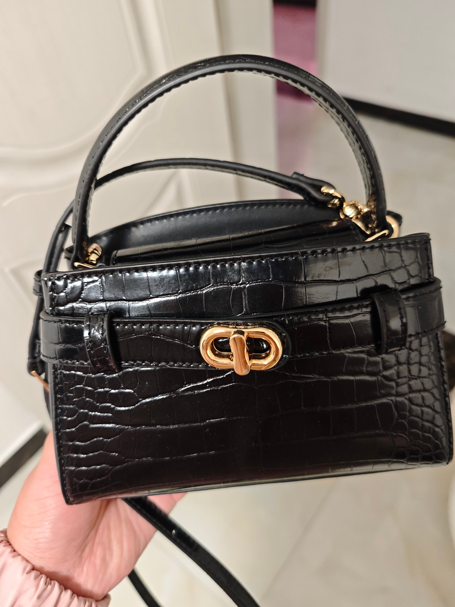 谁懂啊!小ck这款鳄鱼纹凯莉包的质感绝了