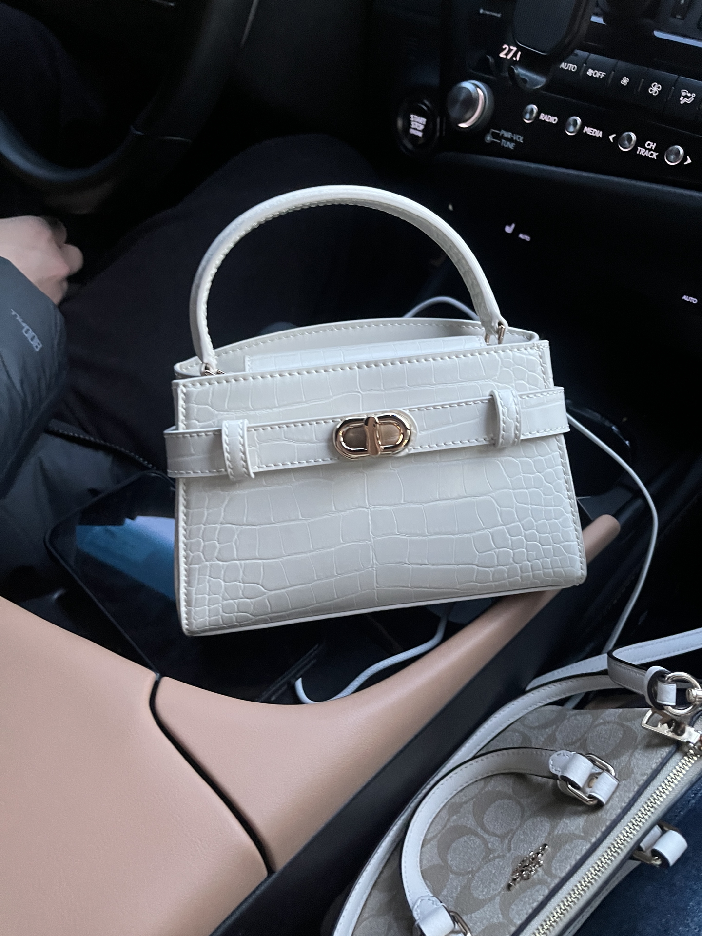 今夏c位包预定!小ck白色鳄鱼纹凯莉包
