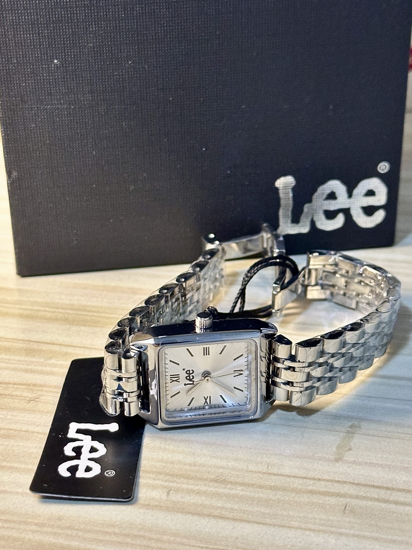 lee手表 一款小众轻奢风格小方块