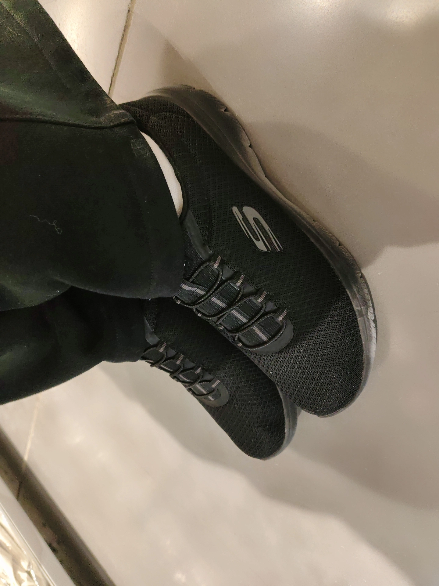 custom review-Skechers Summits Амортизация Устойчивый к истиранию Легкий Низкий Топ Беговые кроссовки Женские Черный