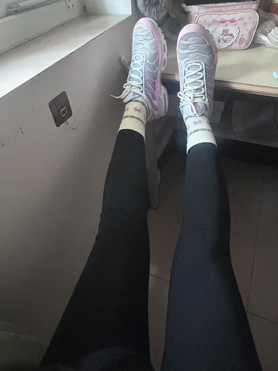 custom review-Nike Air Max Plus Амортизация Устойчивый к истиранию Дышащий Низкий Топ Повседневная Беговая Обувь Женская Серый Розовый