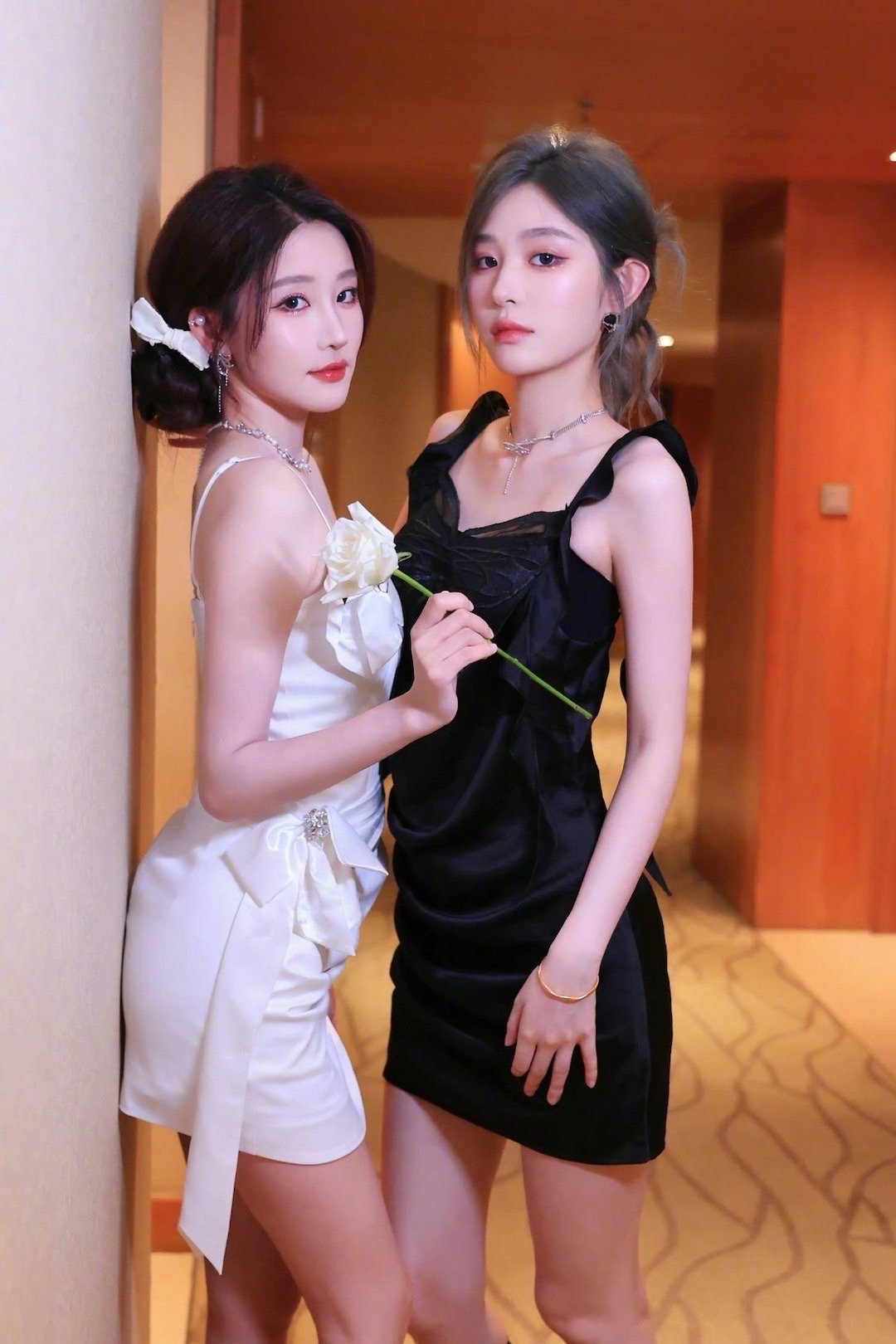 snh48限定cp?周诗雨&王奕简直配一脸