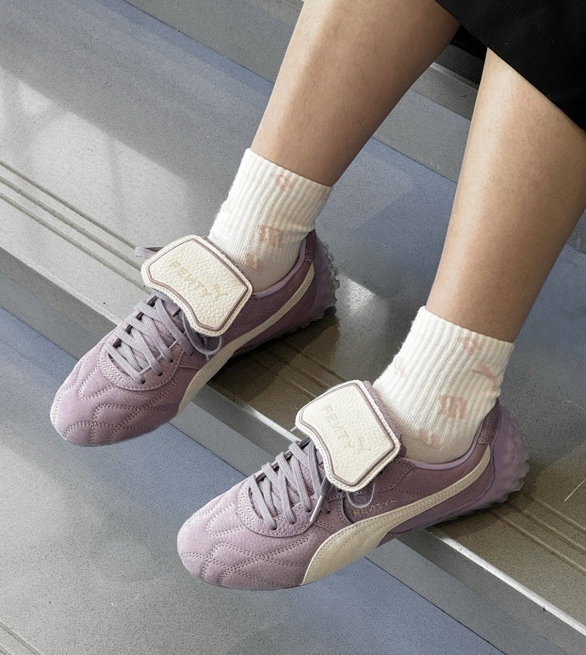 fenty x puma 联名薄底鞋上脚