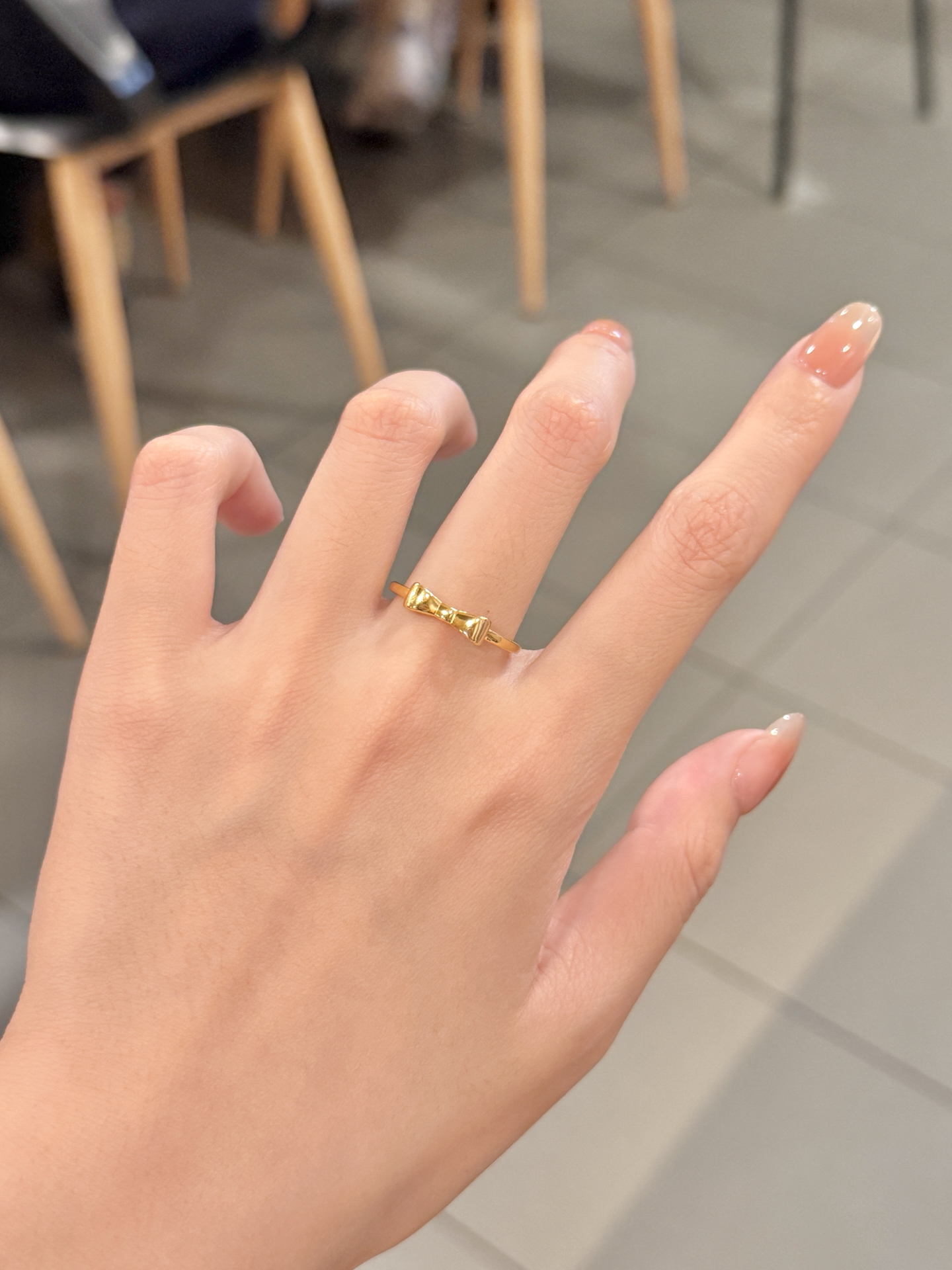 0.4g的蝴蝶结黄金戒指,会耐看嘛?