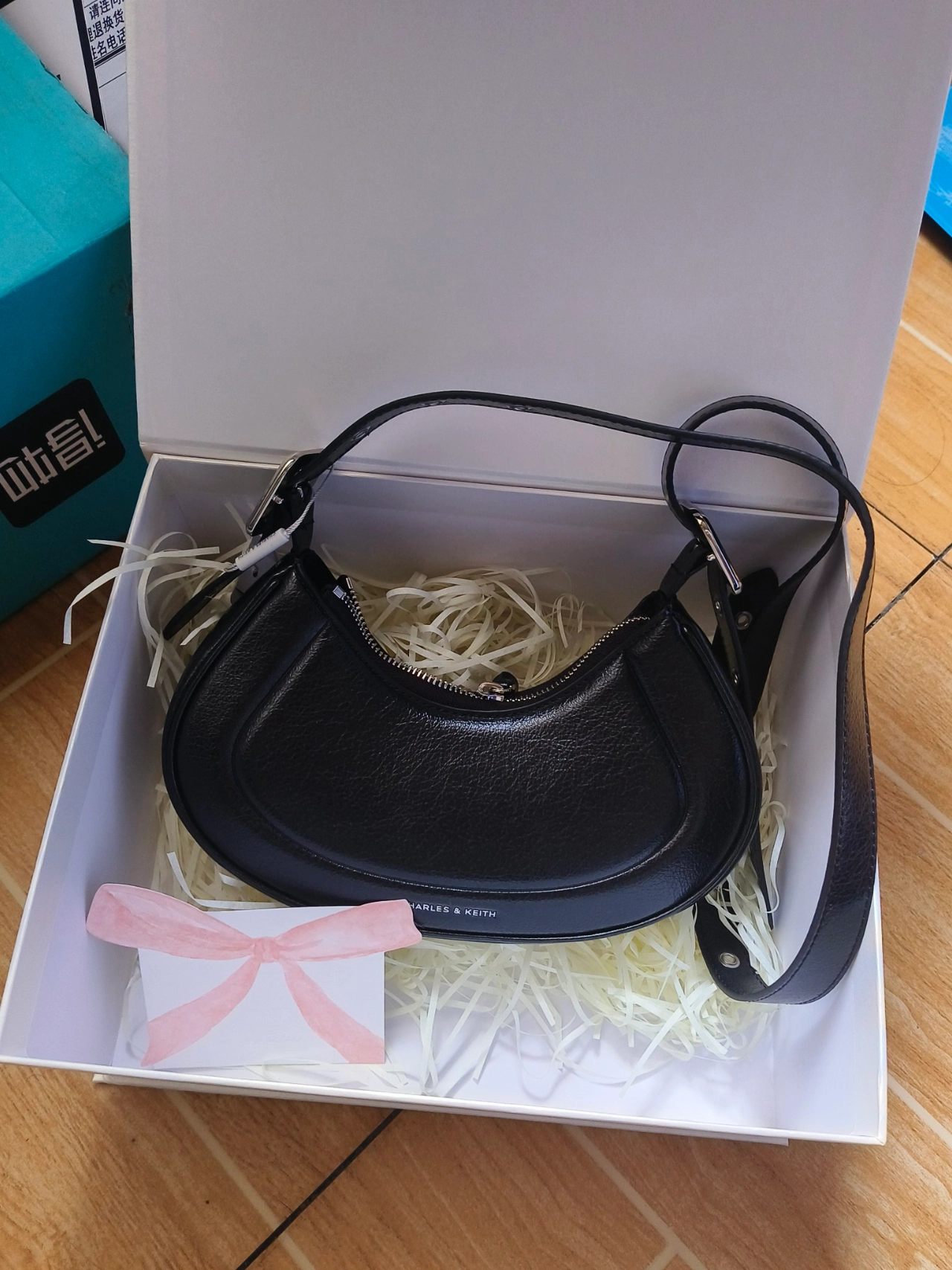 custom review-CHARLES KEITH ПУ (полиуретан) Сумка через плечо Маленькая Женская Многоцветная