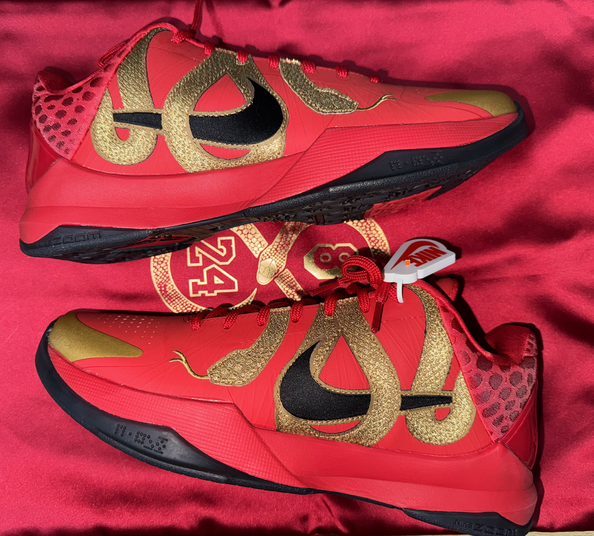 科比5蛇年限定红色