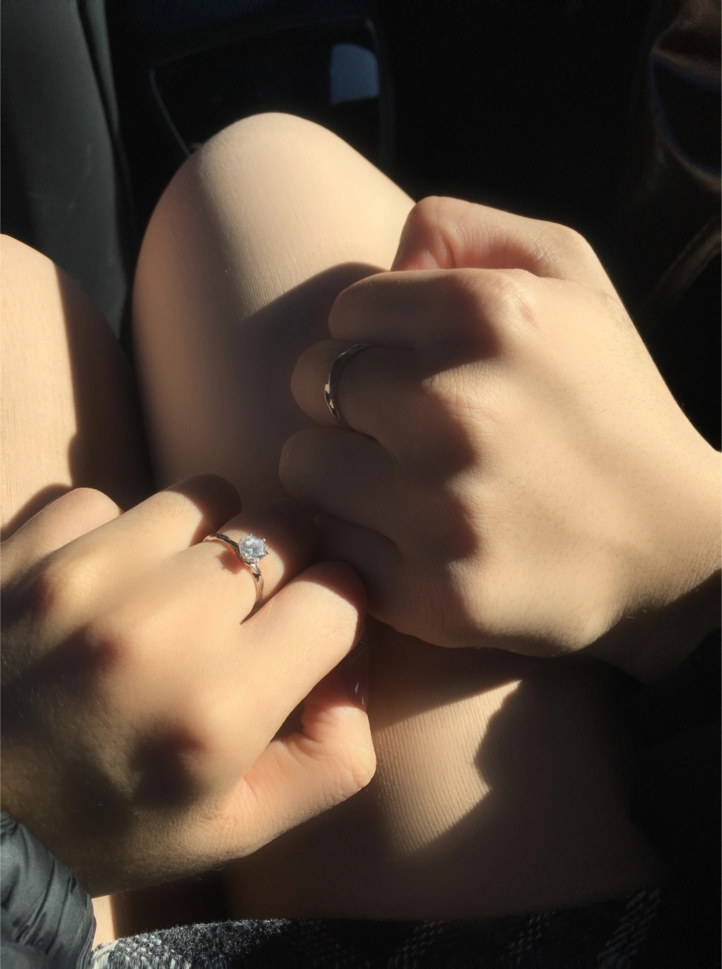 跟对象戴了快半年的卡蒂罗情侣戒,每次牵手都觉得好甜!