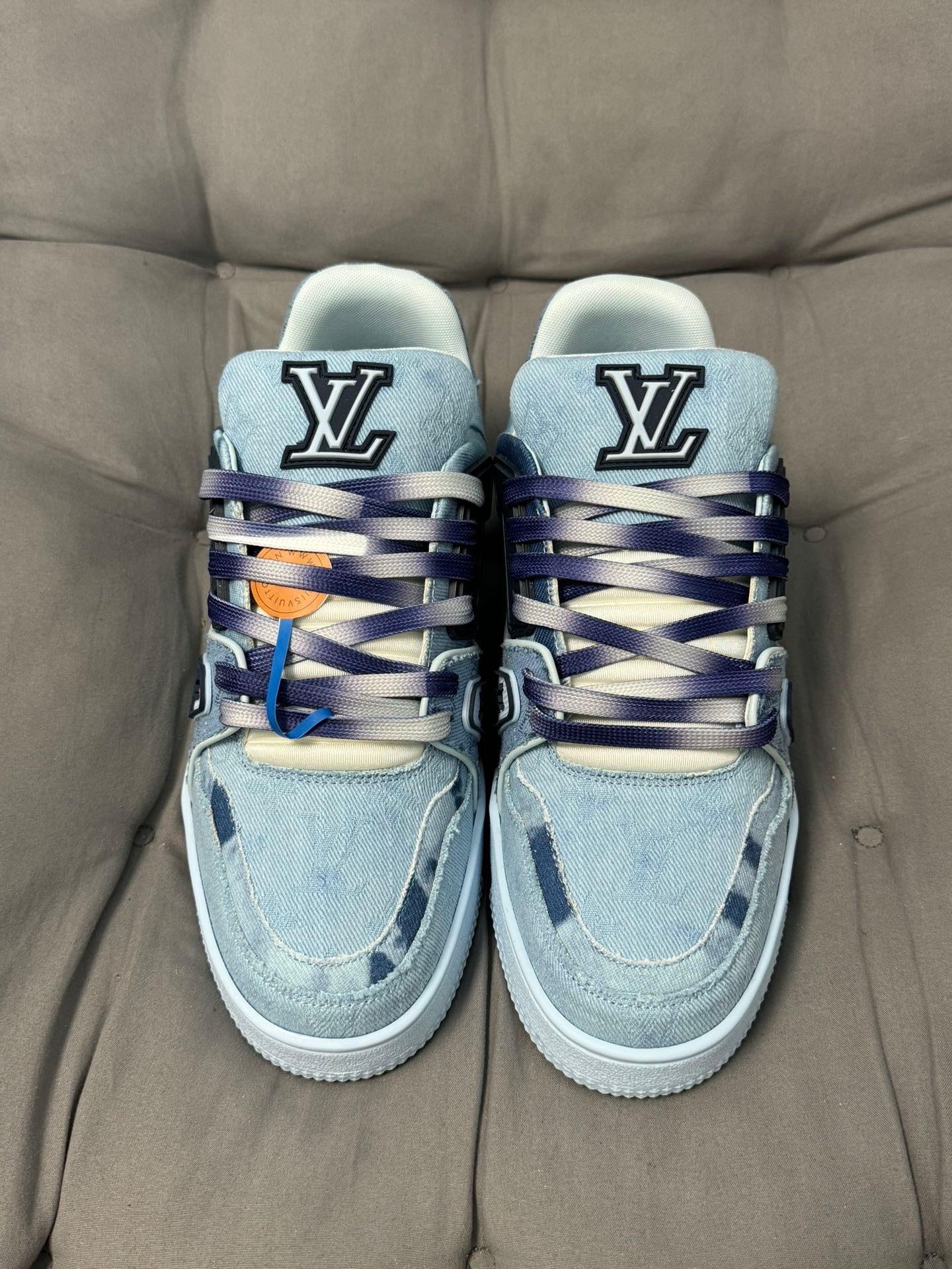 lv trainer 牛仔蓝板鞋街头与奢华的梦幻共舞