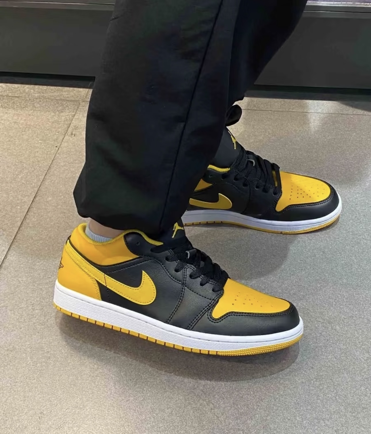 🐝超级大黄蜂🐝jodran 1 low 鲨疯了💯黄黑配色带来耀眼✨