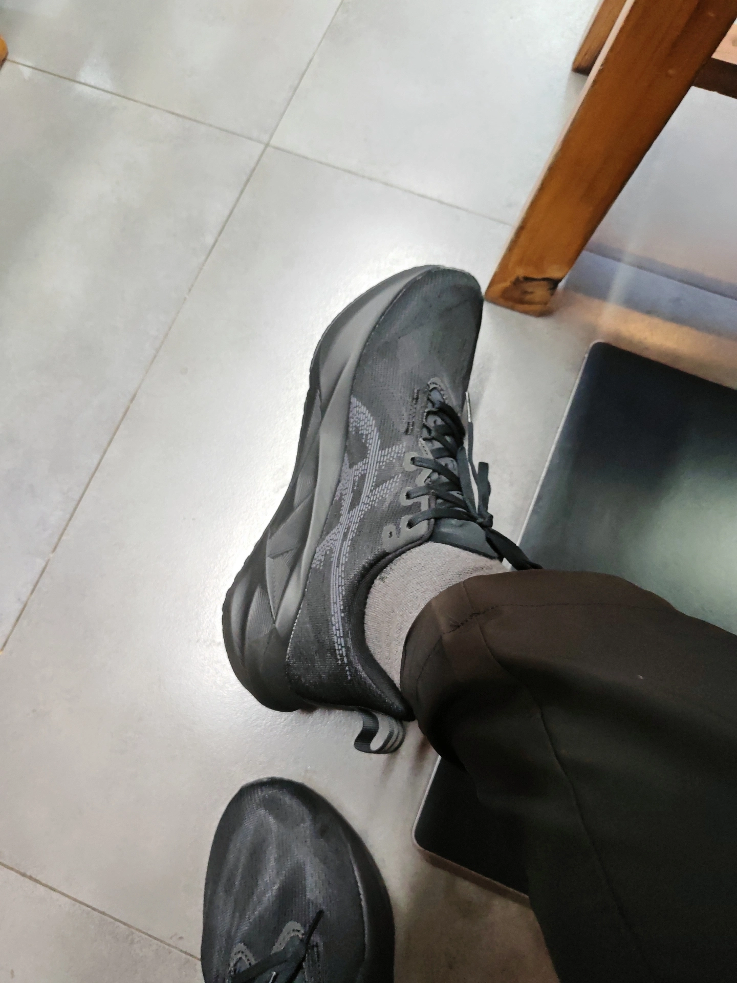 custom review-ASICS NOVABLAST 5 Устойчивый к истиранию Дышащая Низкая Обувь для Беговых соревнований Мужская Черная