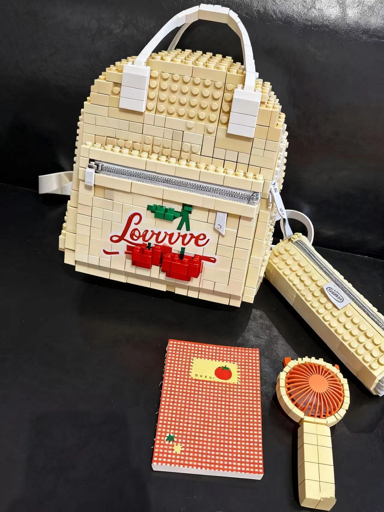 哦莫 这个积木小蛋挞包也太可爱了ba!