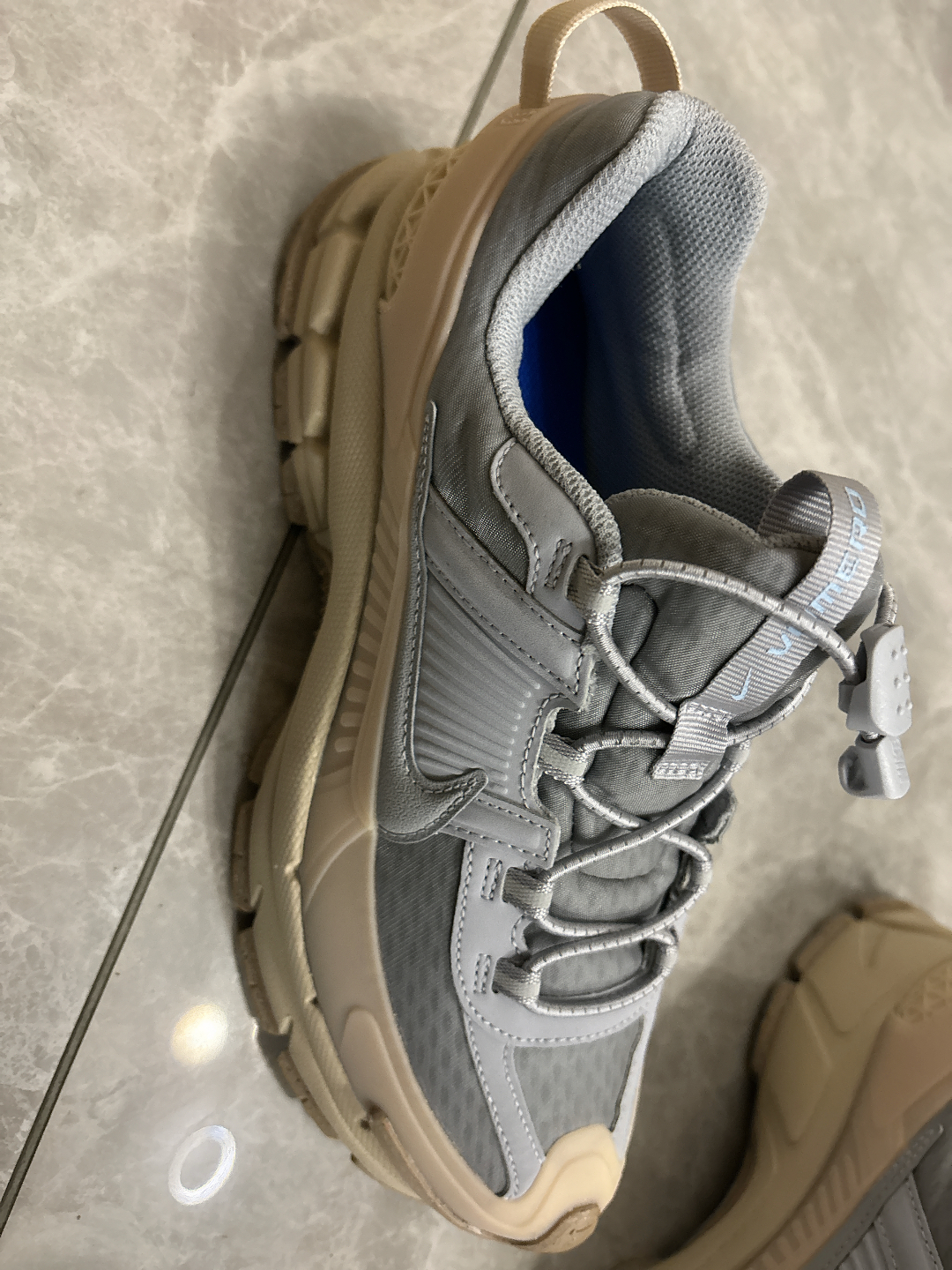 custom review-Nike ZOOM VOMERO ROAM Slip Устойчивый к истиранию Низкий Топ Повседневные Беговые кроссовки Мужские Серый Бежевый