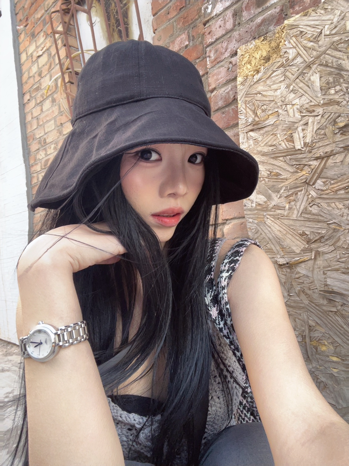 手表真的超级好戴 !颜值在线 看我平平无奇美女穿搭