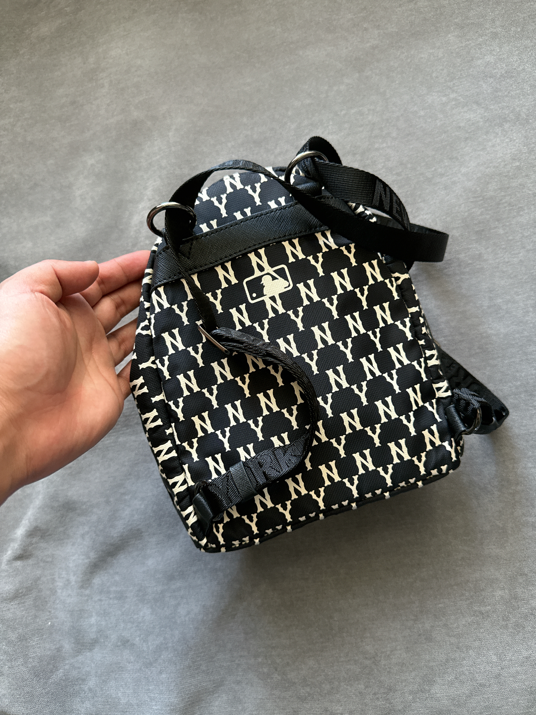 custom review-MLB MONOGRAM Коллекция Полиамид Полиэстер Сумка через плечо Рюкзак Стандартный (Стандартный) Женский Айвори Белый Черный