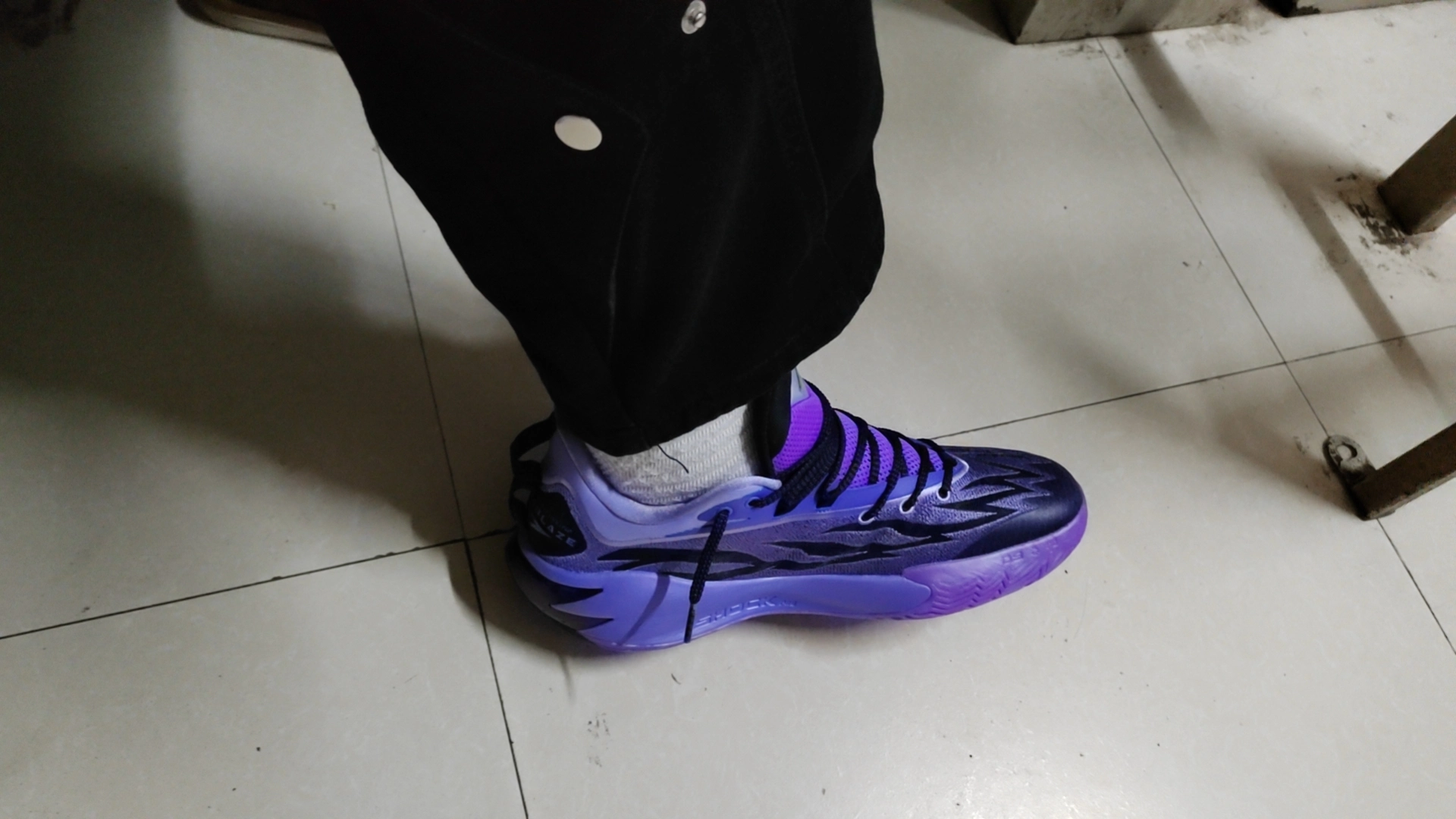 custom review-ANTA Shock Wave 7 Нижняя юбка Устойчивая к истиранию Низкий Топ Средняя часть с карбоновой пластиной Баскетбольные кроссовки Мужской Фиолетовый