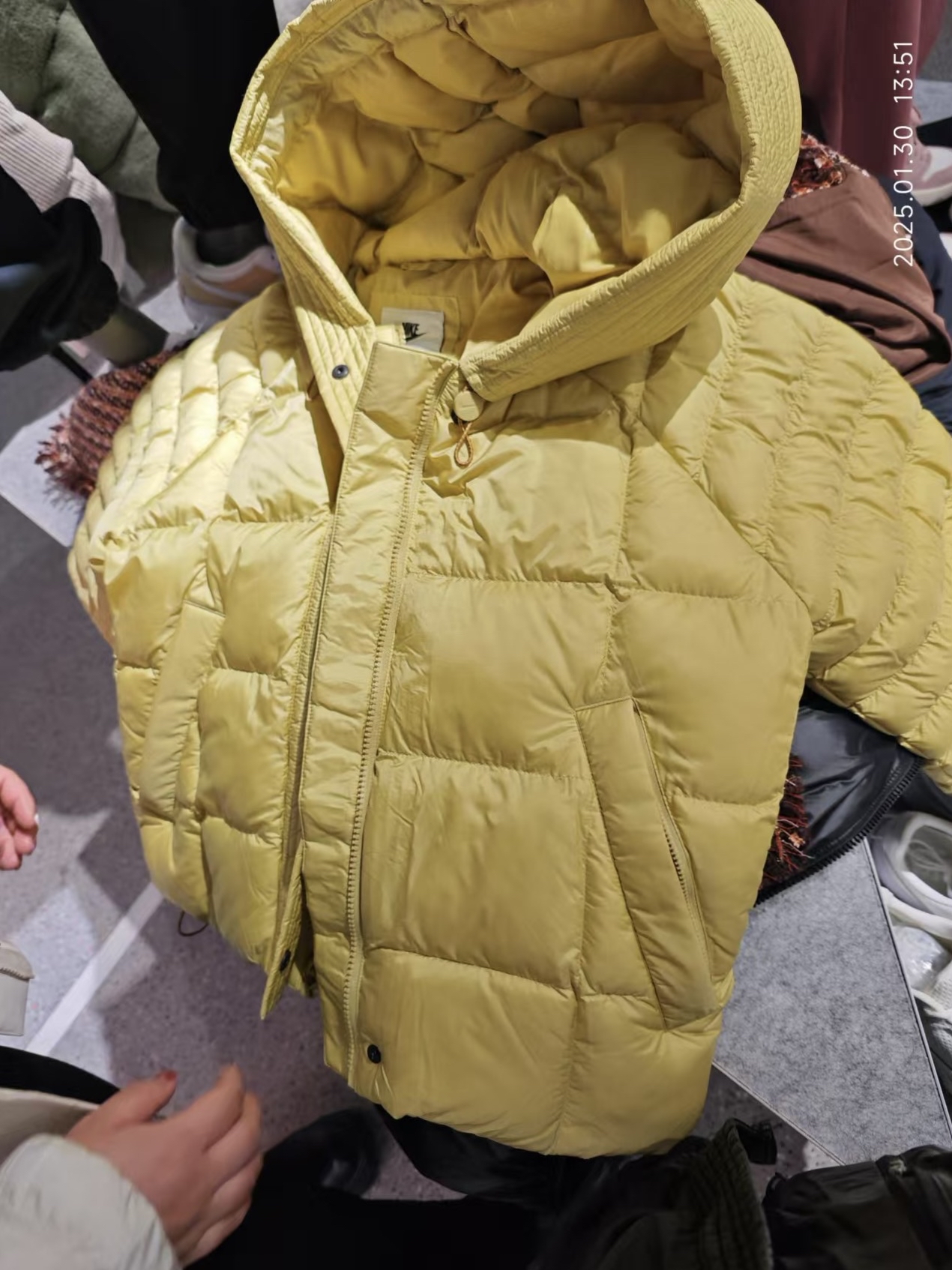 custom review-Nike Пуховая куртка Женская Желтая