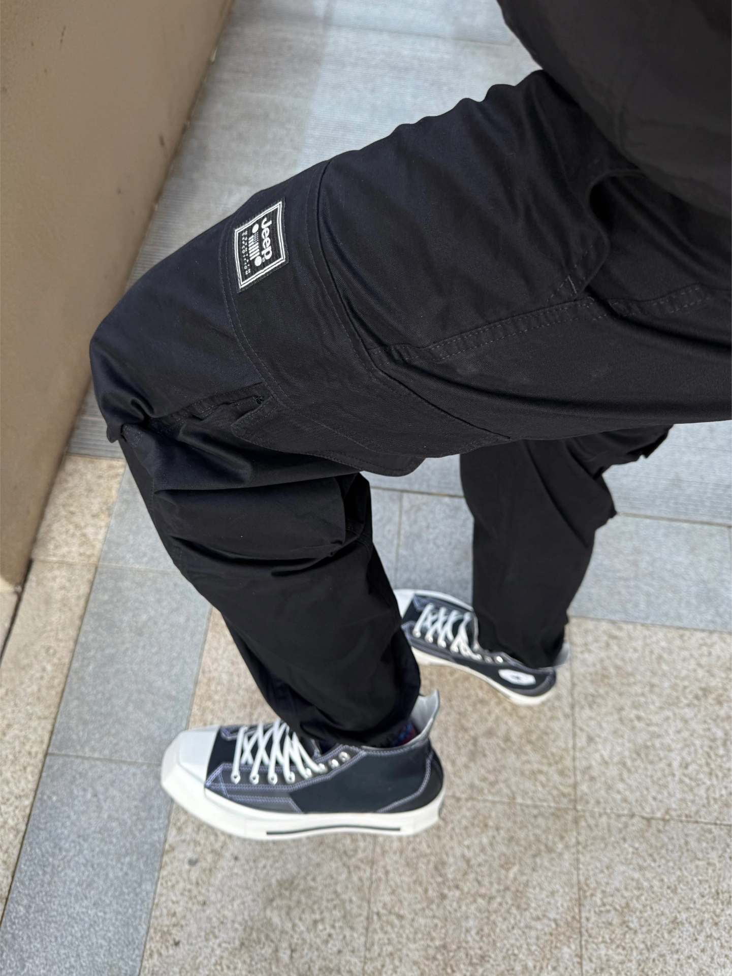 巨帅的黑色工装休闲裤配帆布鞋 帅气感拉满