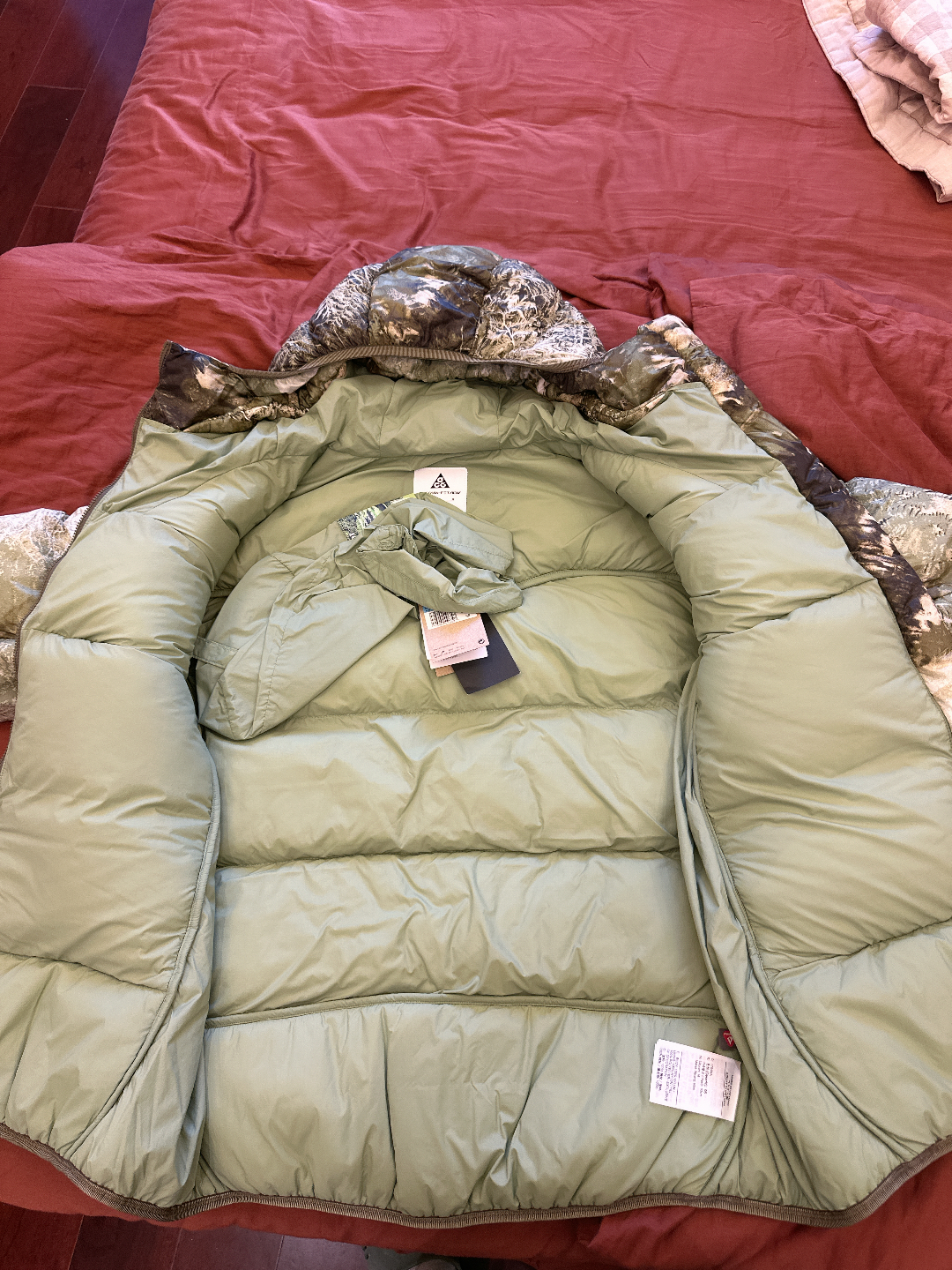 custom review-Nike ACG Масляный Зеленый Унисекс Куртки