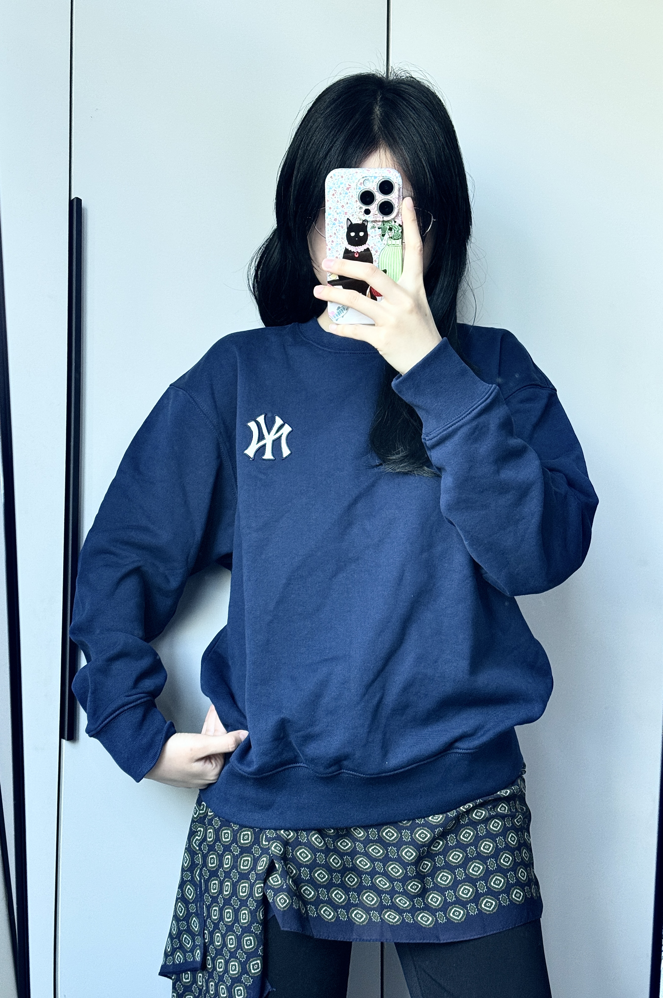 藏蓝色卫衣➕任何裤子👖