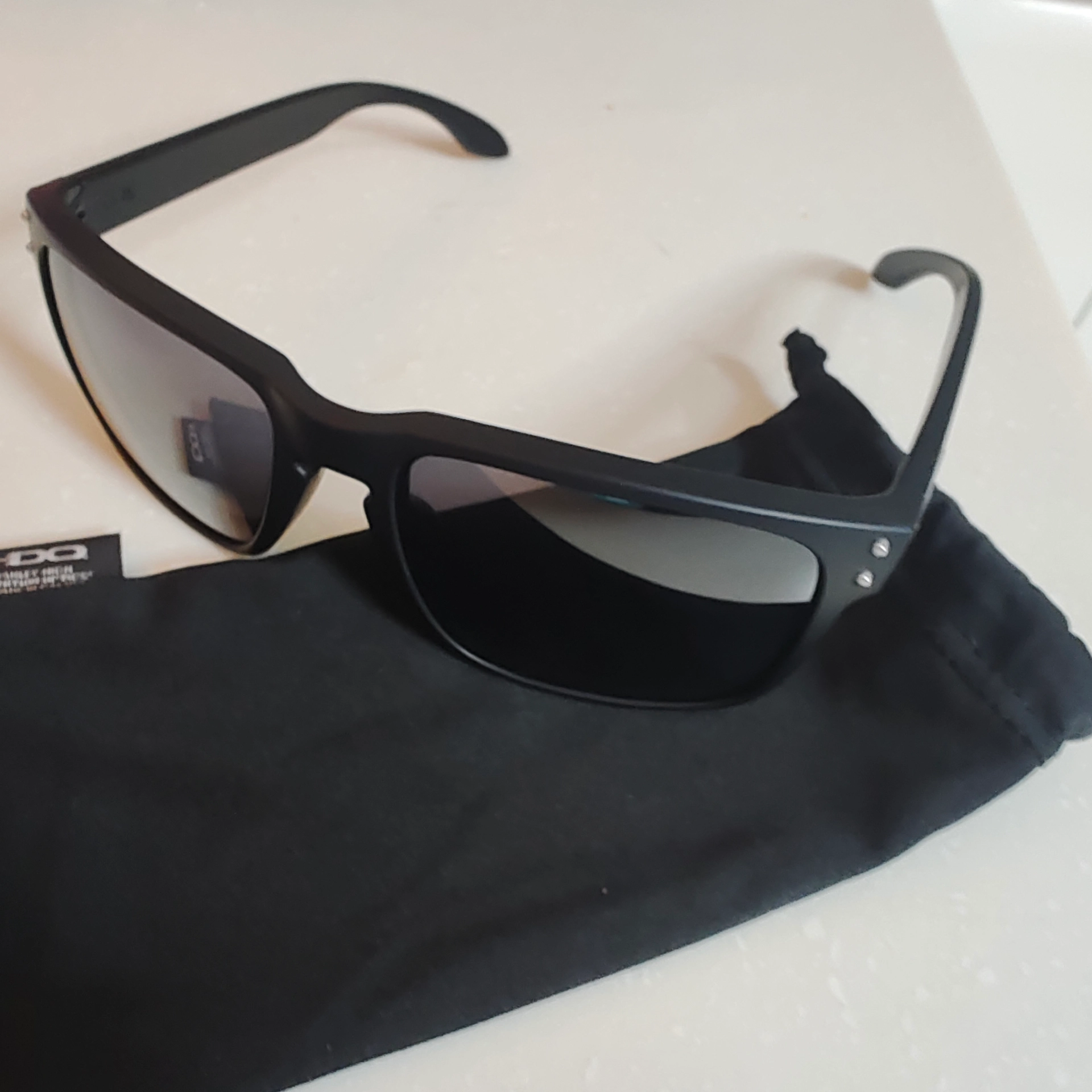 custom review-Oakley Квадратные Солнцезащитные Очки Унисекс