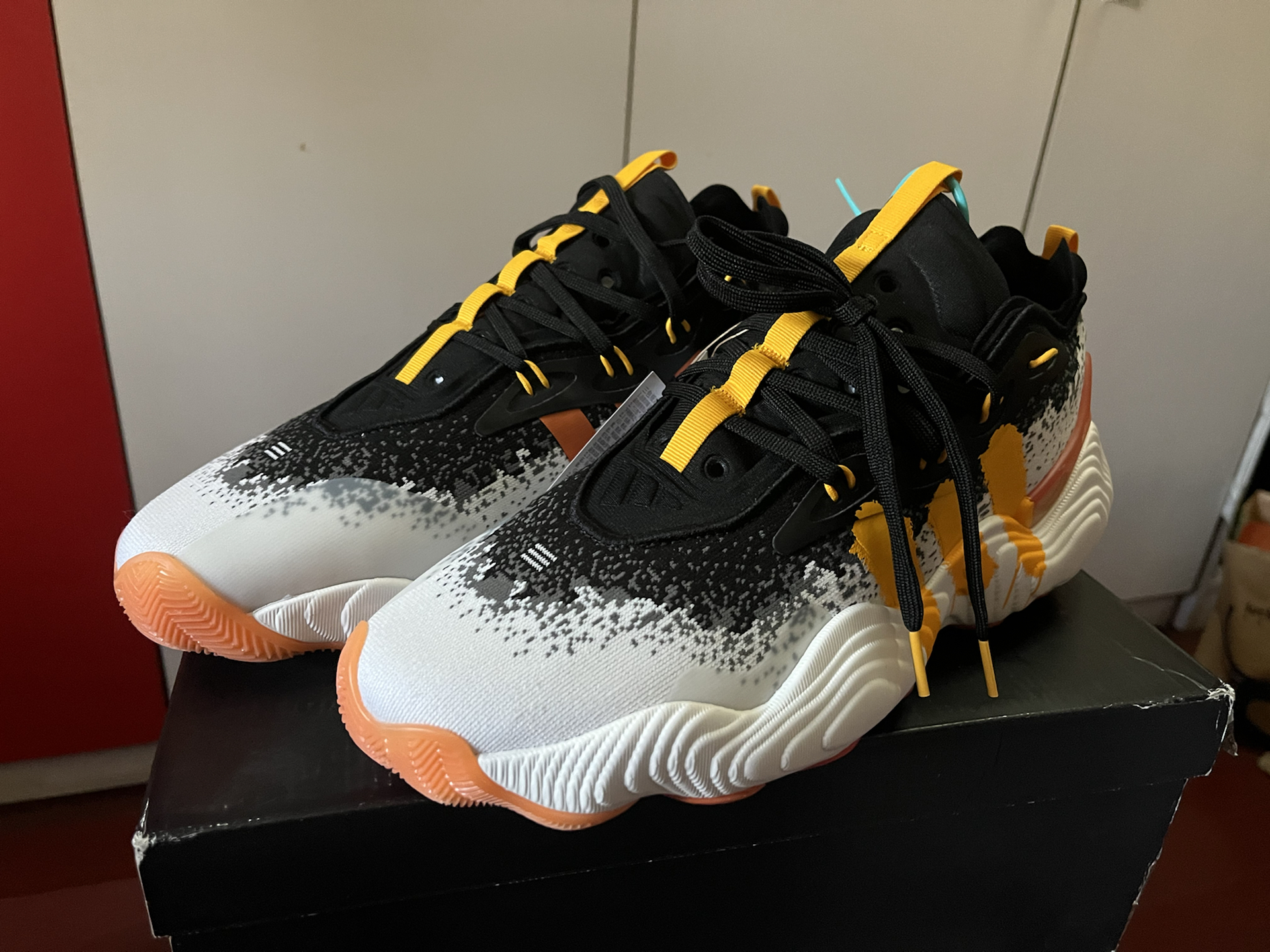 custom review-Adidas Trae Young 3,0 Амортизация Износостойкий MID Топ Баскетбольные кроссовки Унисекс Черный Белый Оранжевый