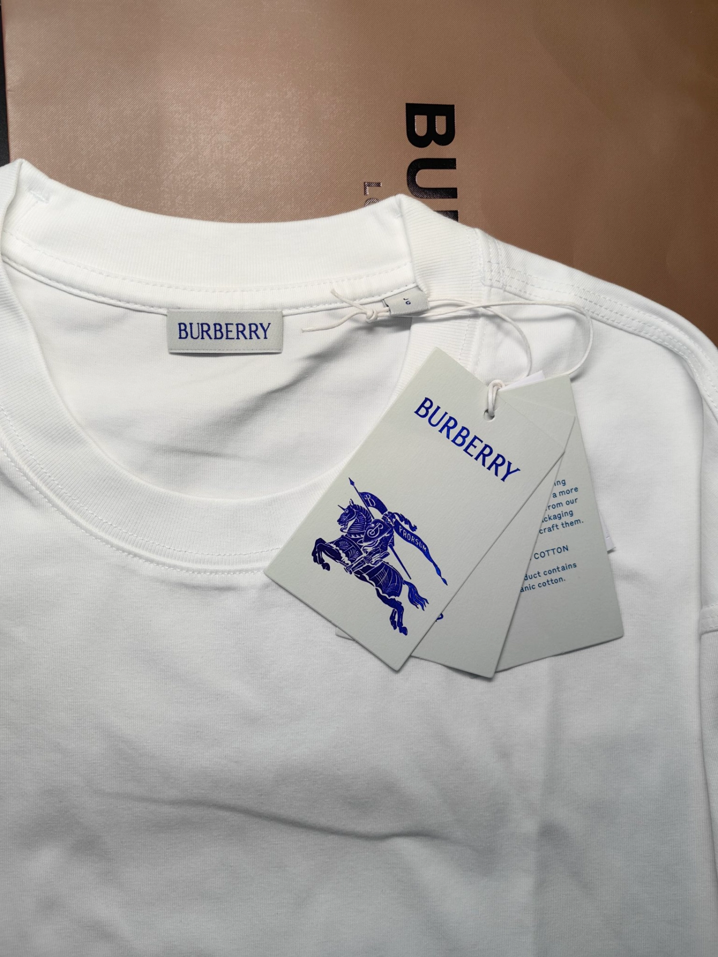 burberry圆领短袖非常有排面