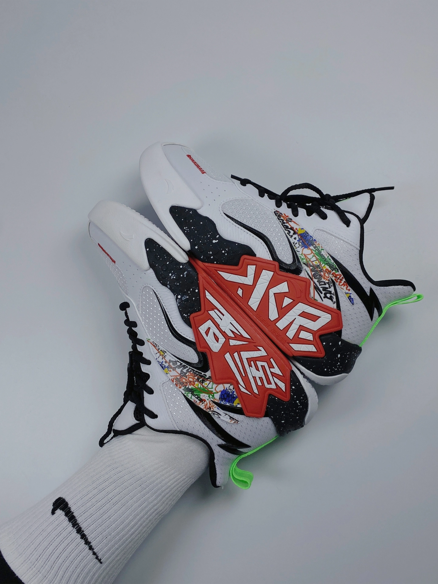 小孩哥连连称赞买的好,安踏水泥克星篮球鞋真的是太棒了