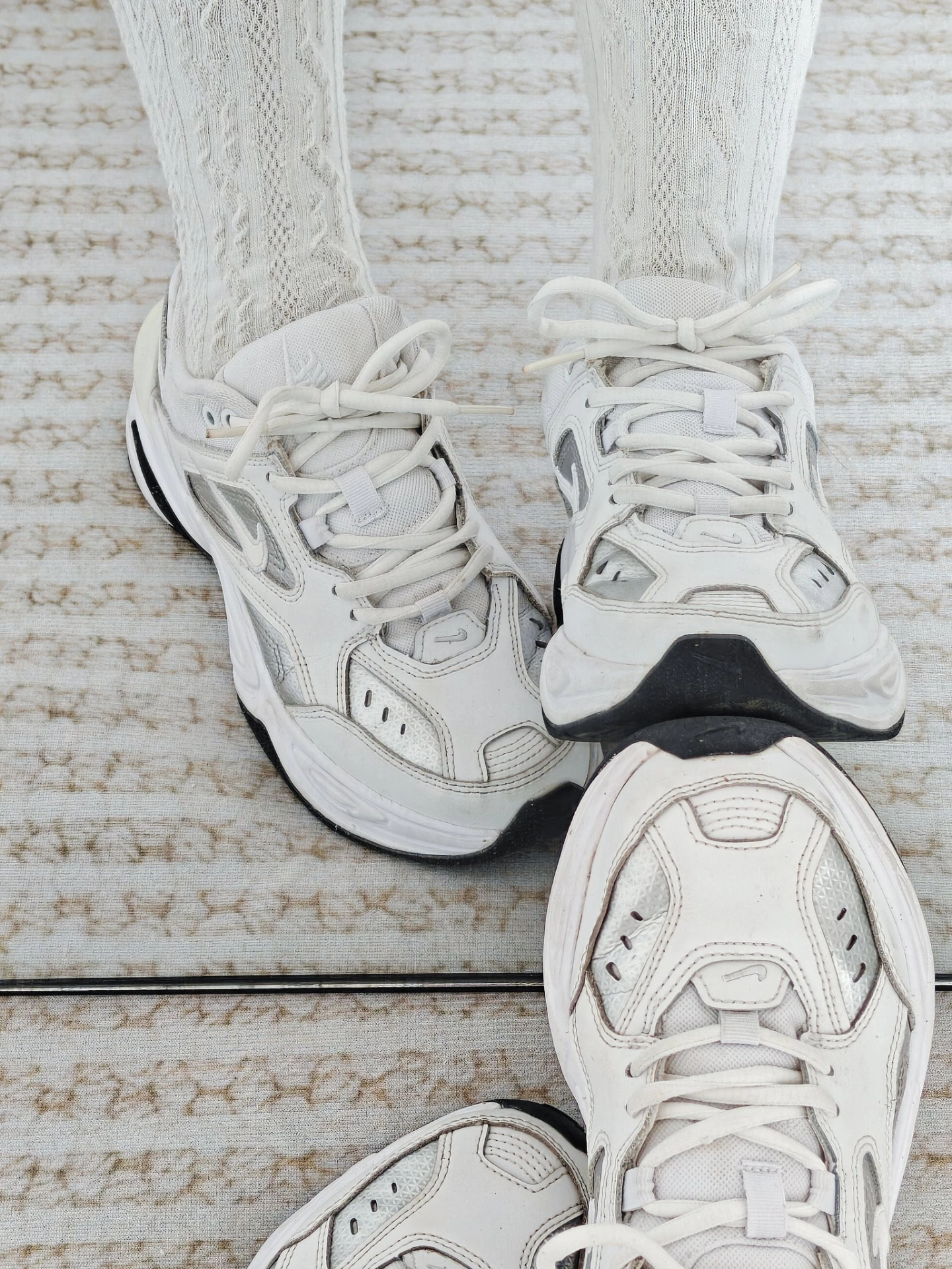nike m2k tekno 白配色百搭又舒服,鞋底软,走路不累,长时间穿也没问题
