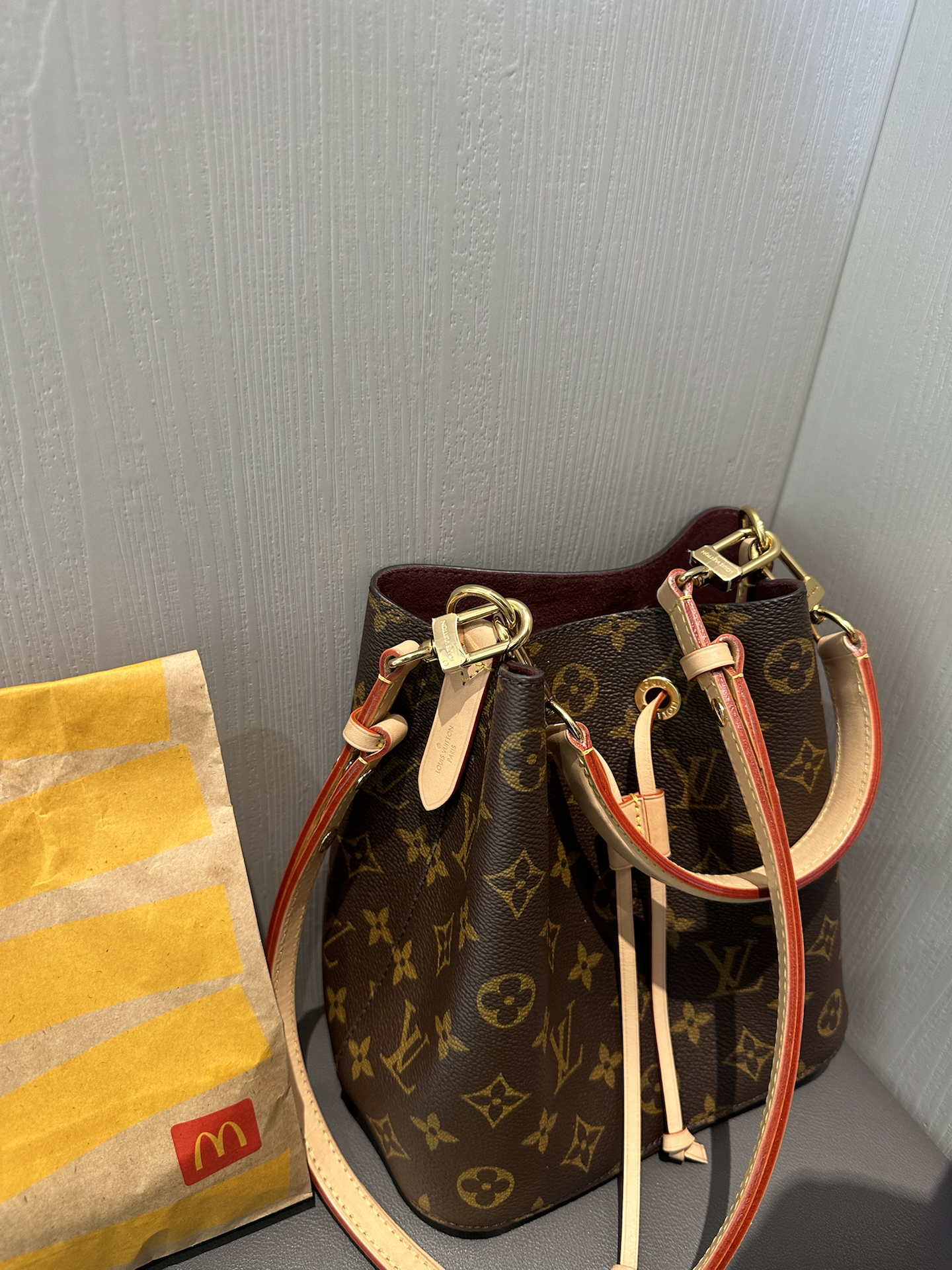 可休闲也可精致背的24年款lv水桶包包