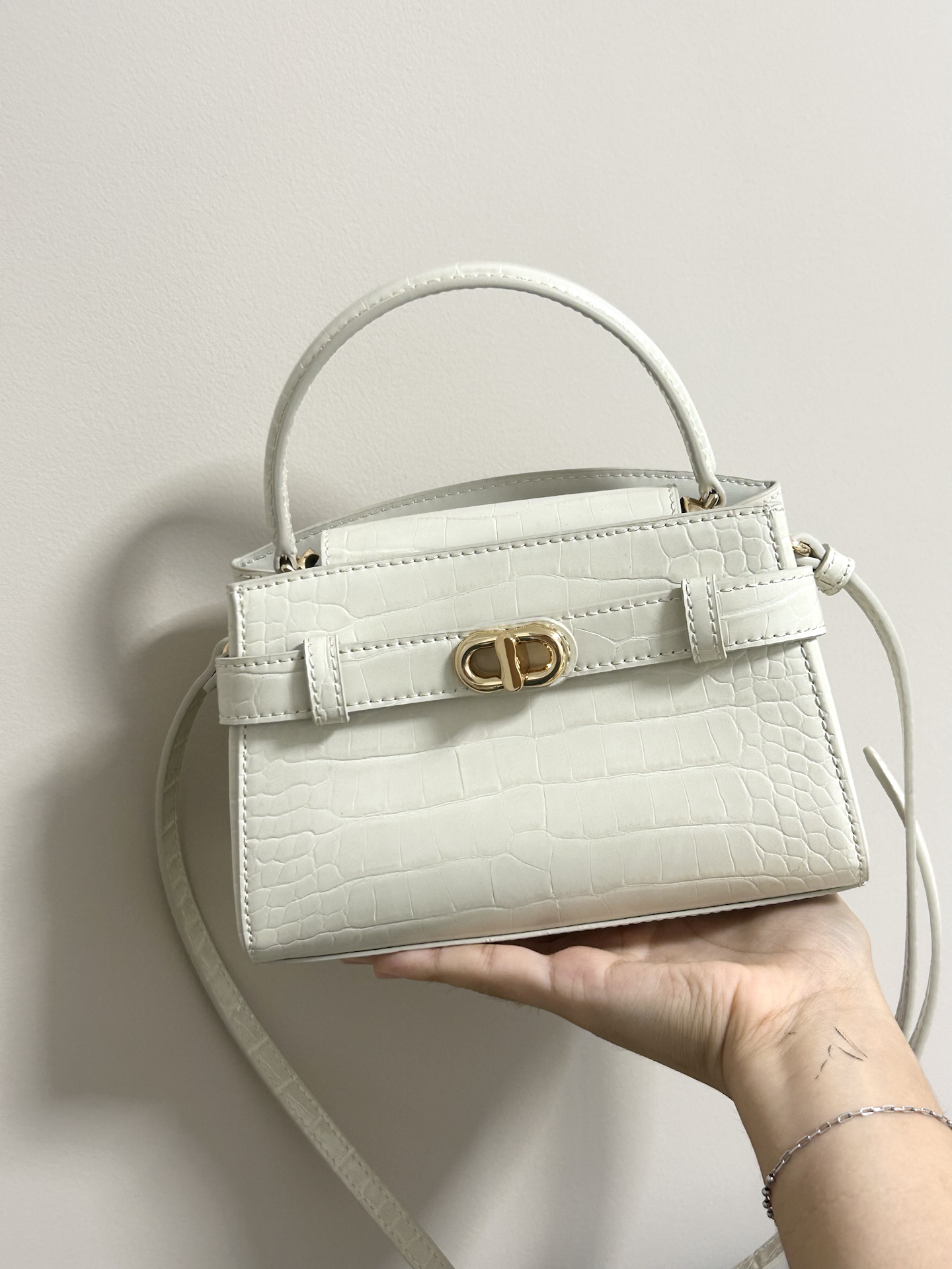 超好看的ck白鳄鱼纹小包包👝