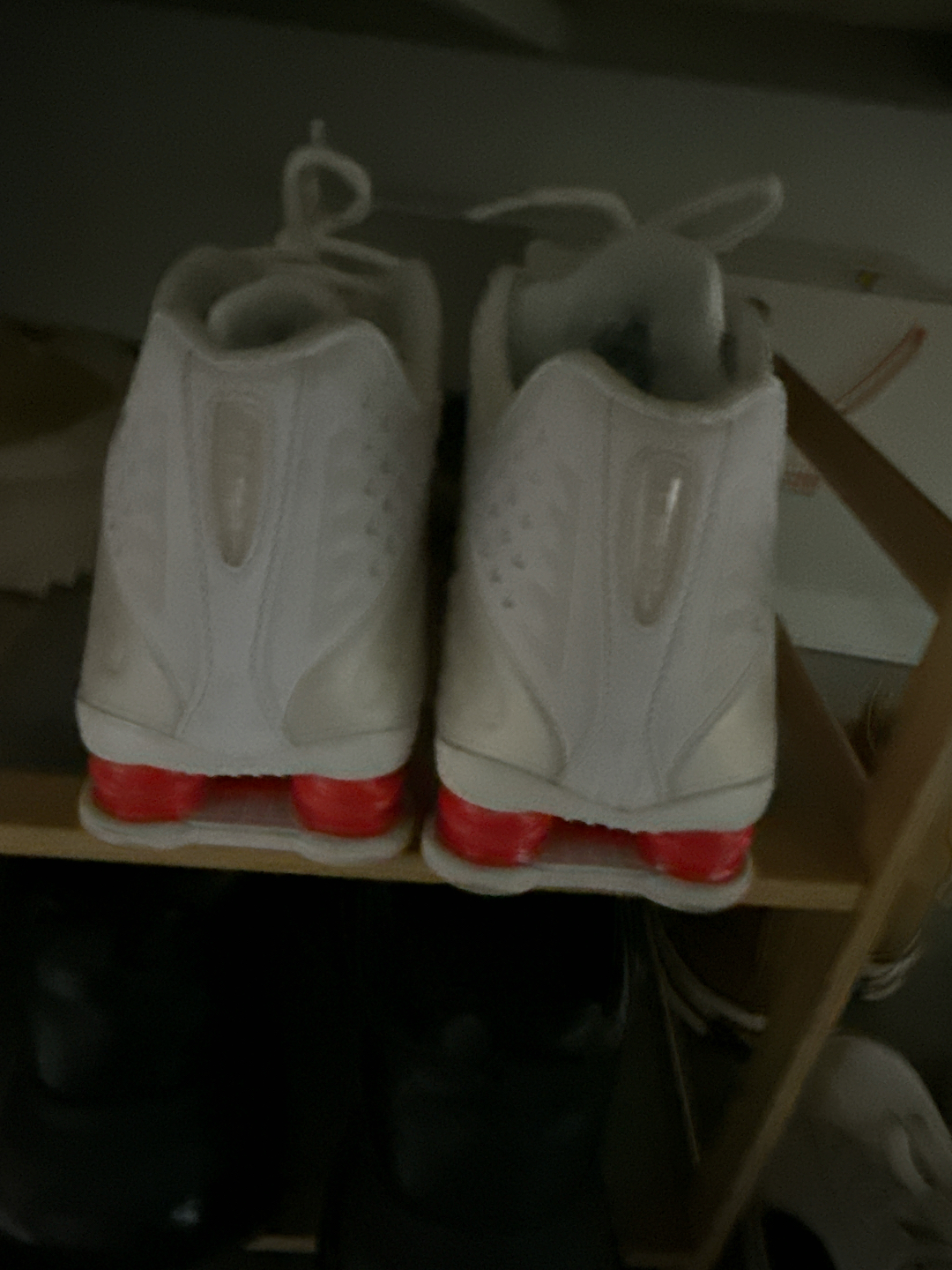 custom review-Nike Shox R4 Устойчивый к истиранию Дышащий Поддерживающий Низкий Верх Повседневная Беговая Обувь Женская Белая