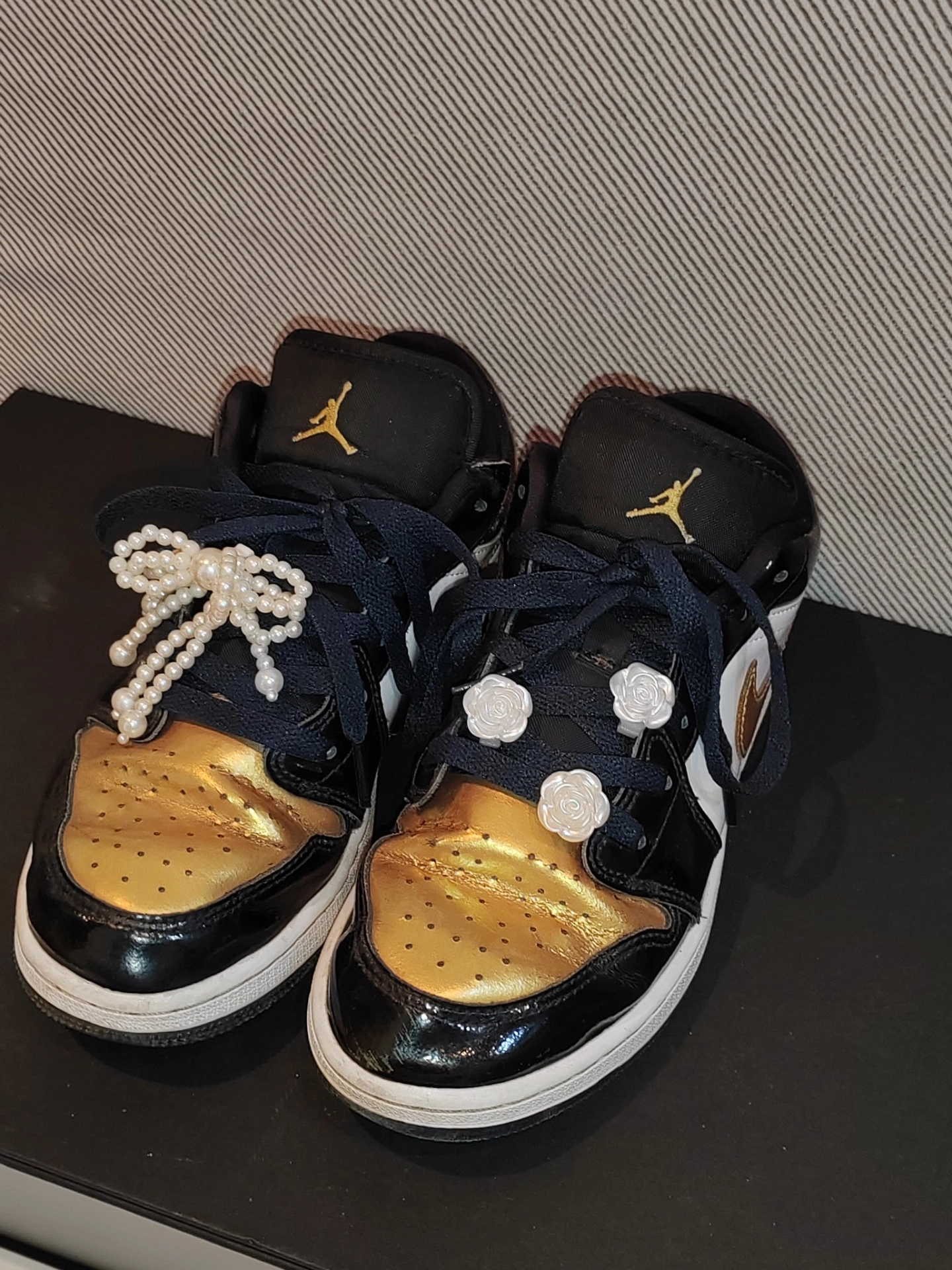 买鞋抄作业aj潮酷黑金