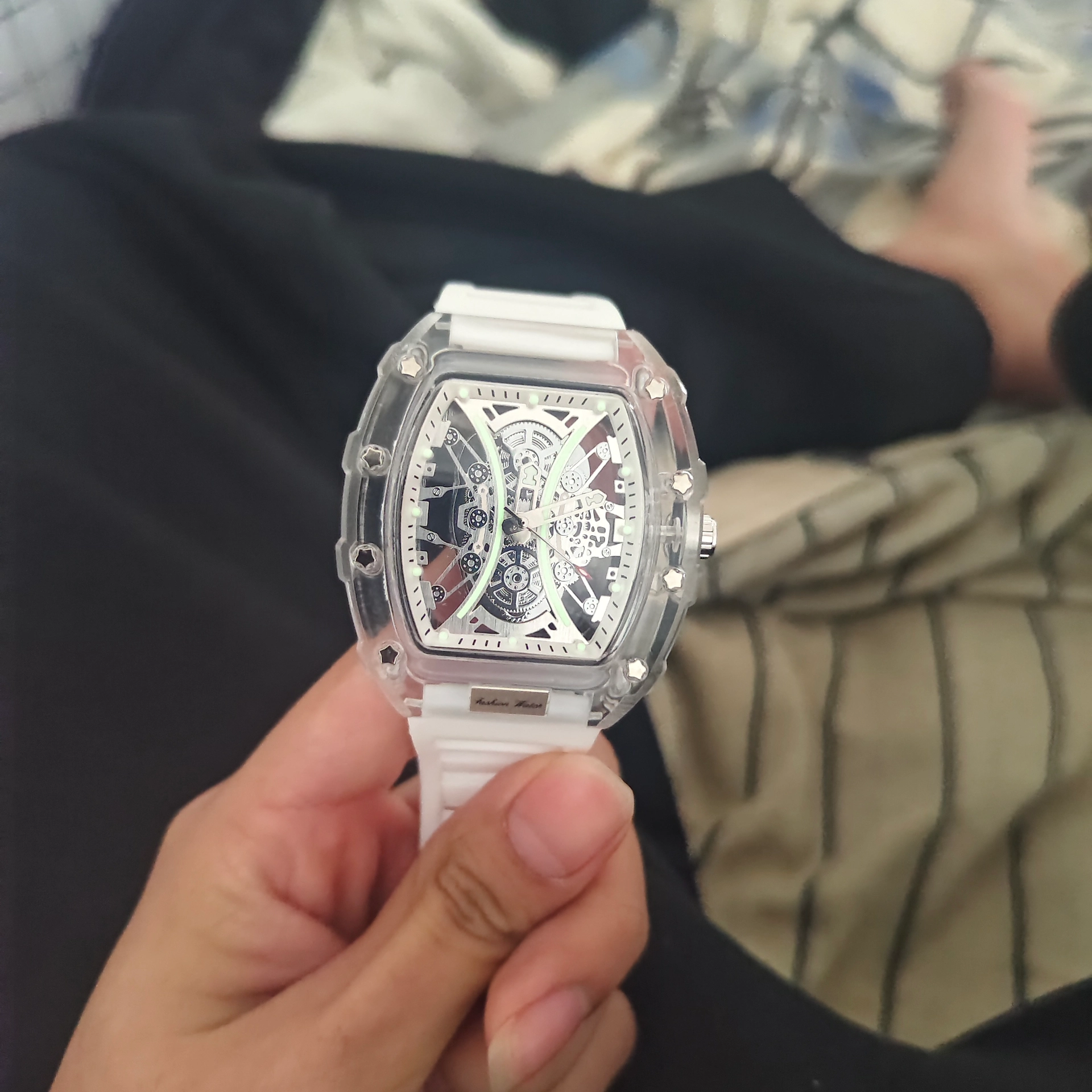 custom review-MEXVEL Роскошь Молодая Мода Спортивные Наручные часы Кварцевый механизм Силиконовый ремешок Часы Унисекс