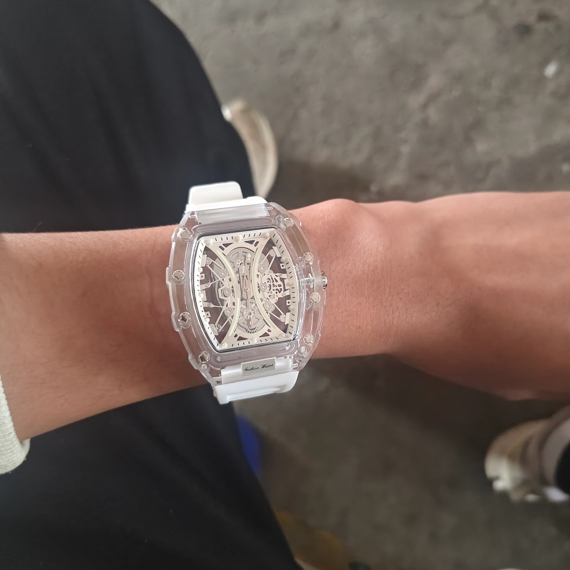 custom review-MEXVEL Роскошь Молодая Мода Спортивные Наручные часы Кварцевый механизм Силиконовый ремешок Часы Унисекс