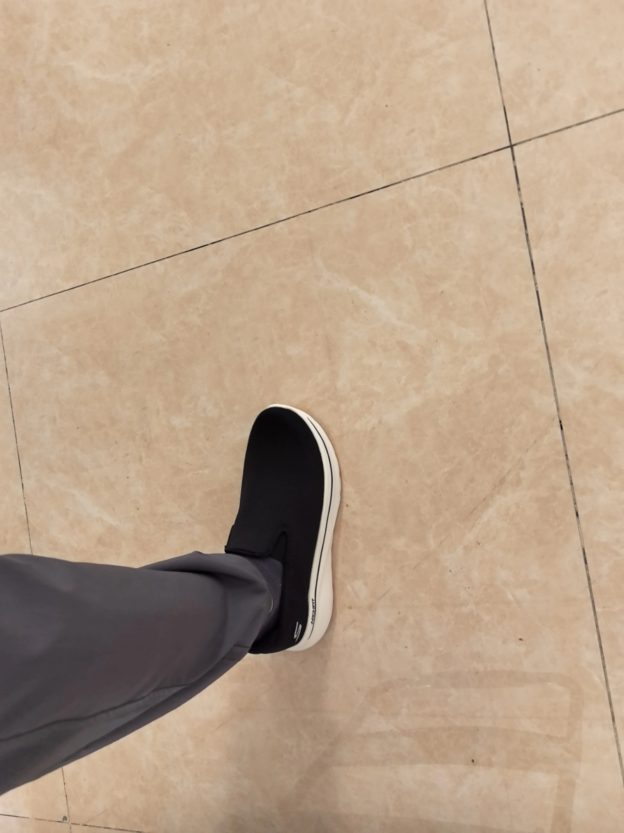 custom review-Skechers Устойчивый к истиранию Поддерживающая Высота Низкая Повседневная Обувь Мужская Черно-Белая