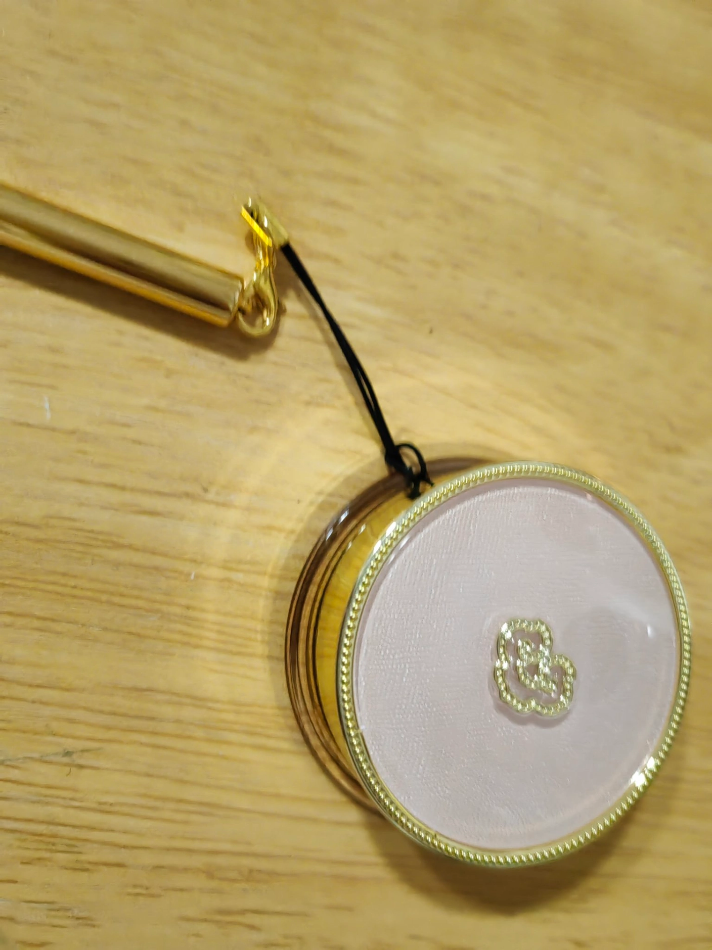 custom review-История whoo Archstar Collection Роскошный Полотняной Вязаный Бальзам для губ Увлажнение Питание