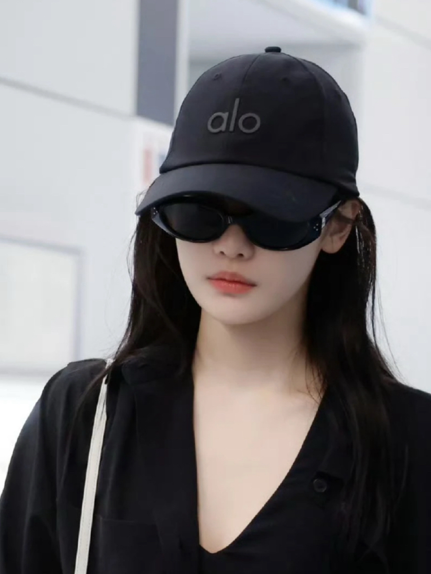 明星自戴 饱满头型棒球帽