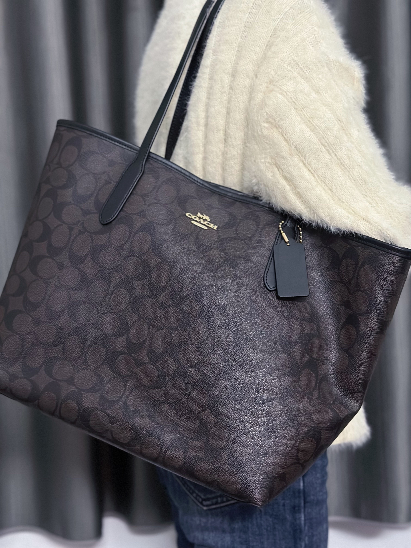 coach蔻驰 city 33 经典托特包