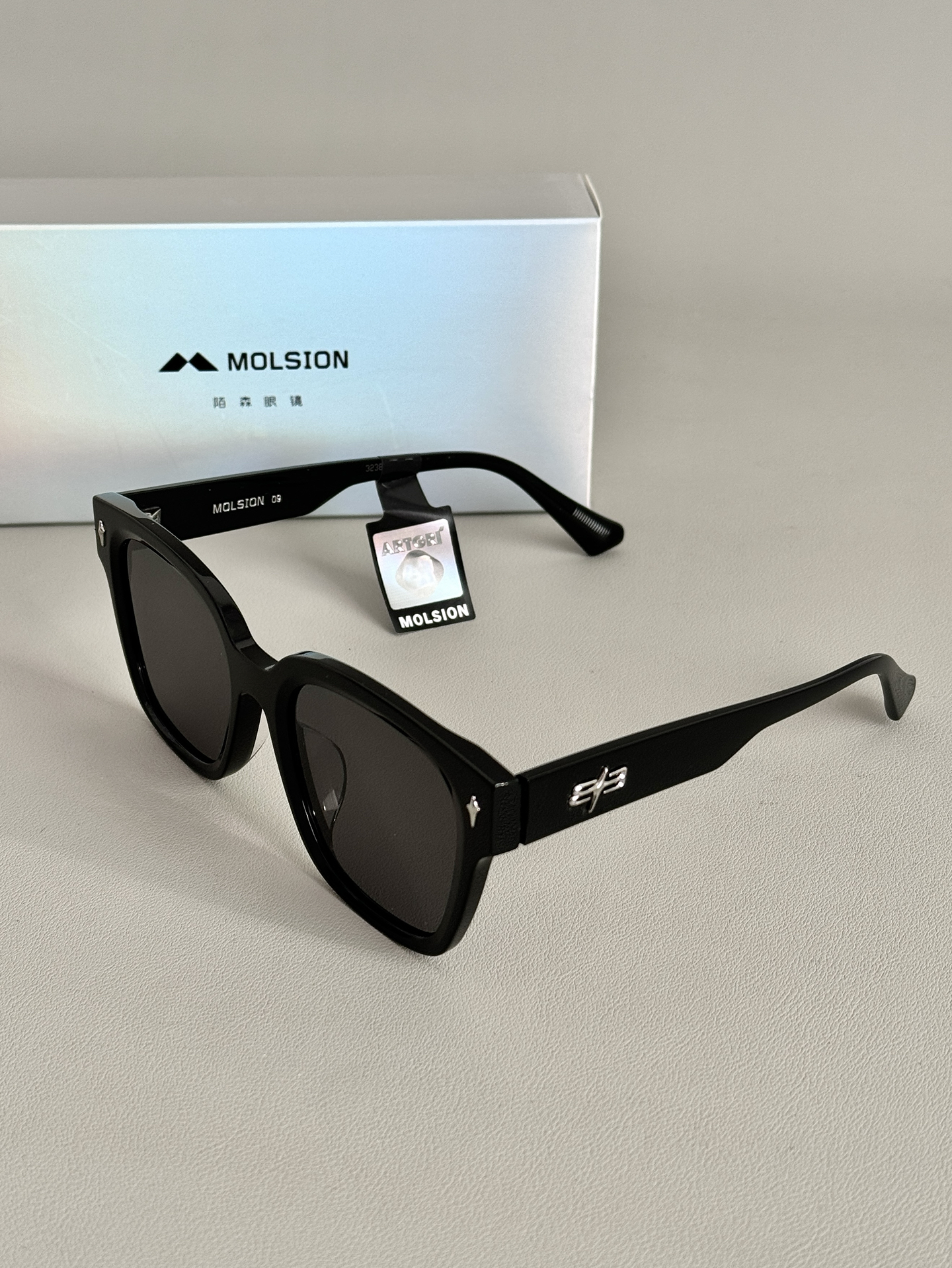 不是我说  陌森墨镜是真的帅!