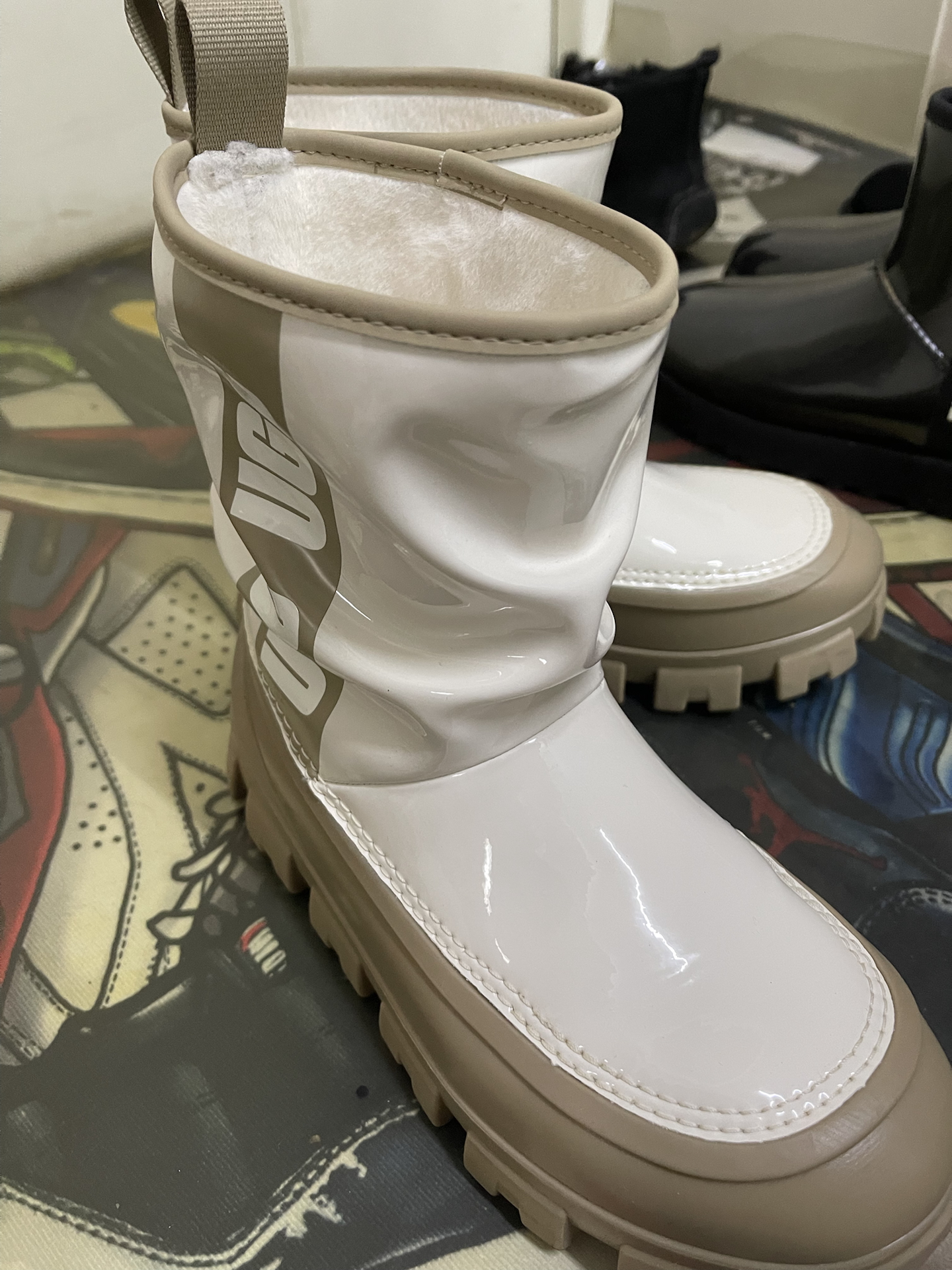 custom review-UGG Ботильоны Экрю Женские