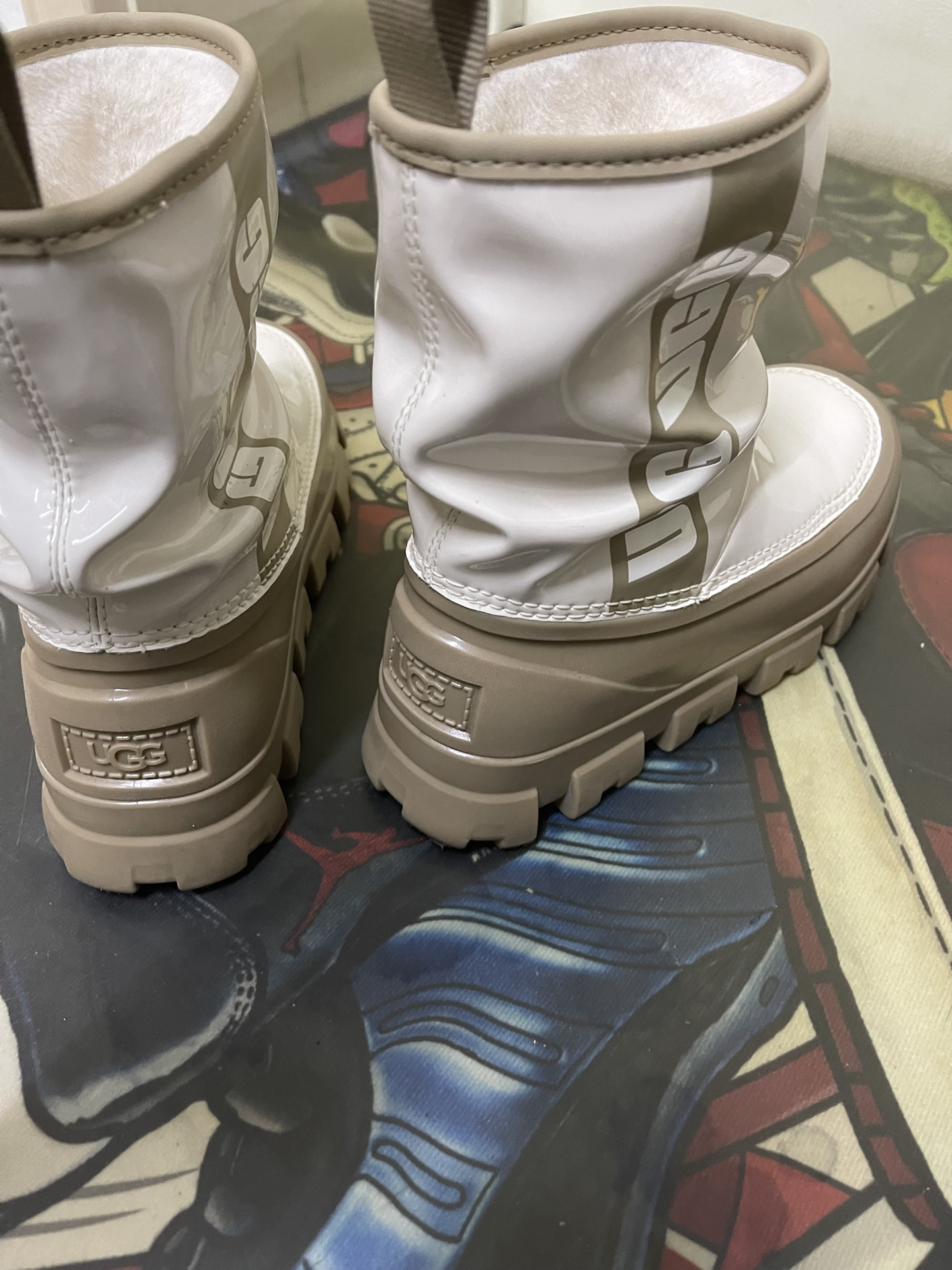 custom review-UGG Ботильоны Экрю Женские