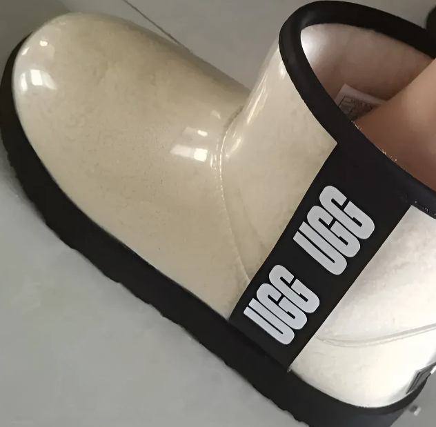 custom review-UGG CLASSIC CLEAR MINI Термостойкий противоскользящий короткий снегокат женский черный молочный белый