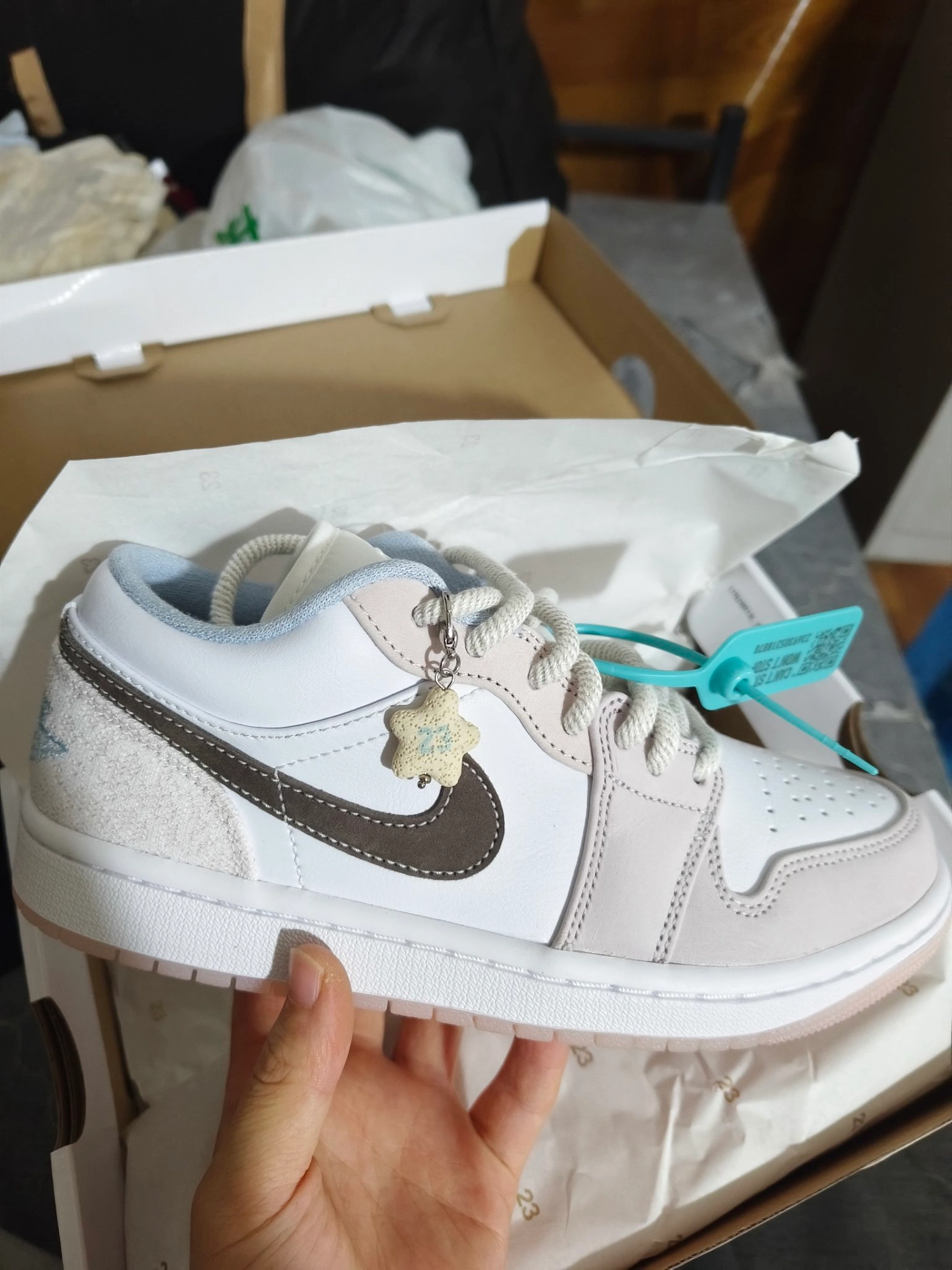 custom review-Jordan Air Jordan 1 Нижняя юбка Устойчивая к истиранию Низкий топ Винтажные баскетбольные кроссовки Женские Белый Розовый