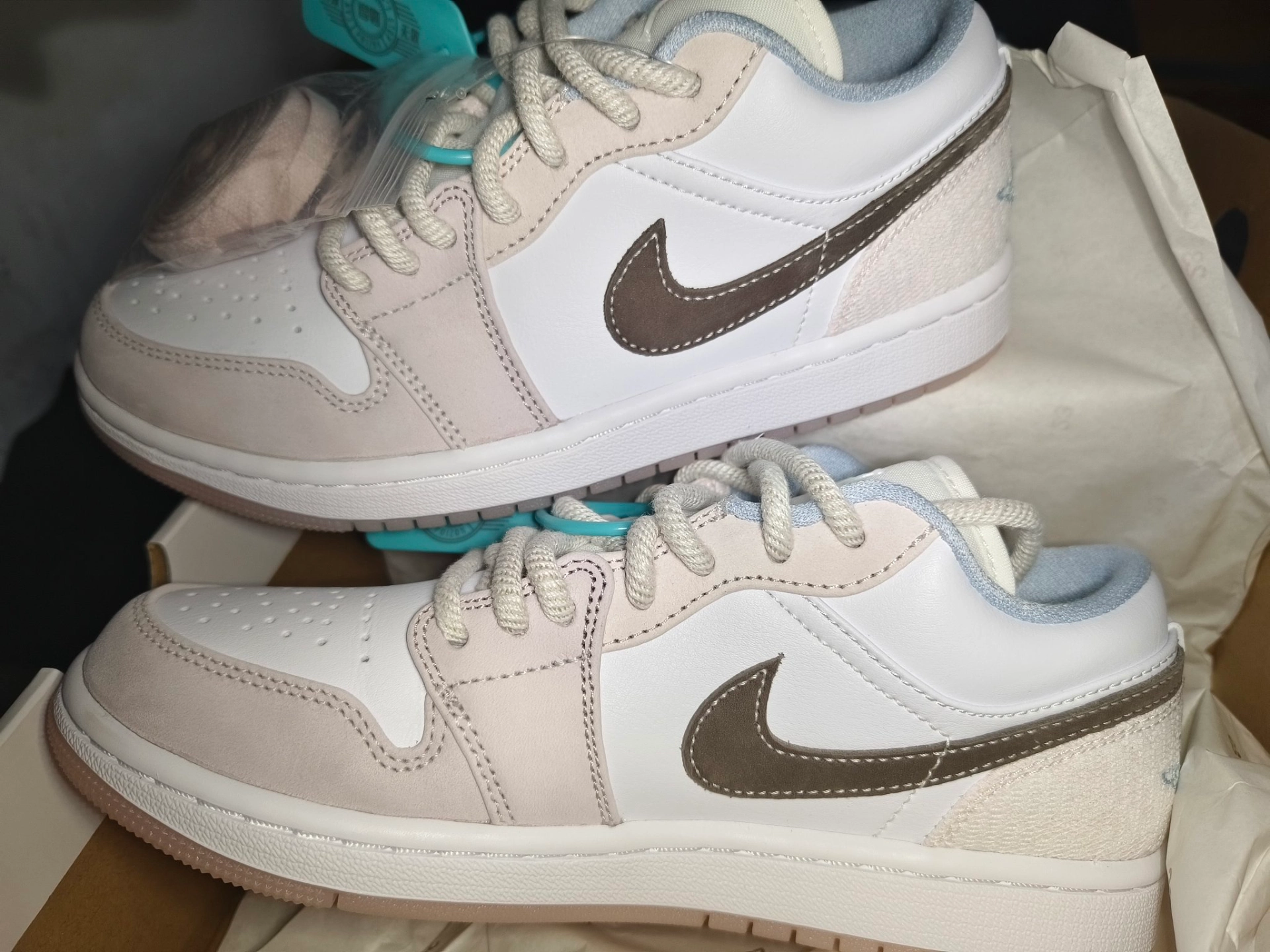 custom review-Jordan Air Jordan 1 Нижняя юбка Устойчивая к истиранию Низкий топ Винтажные баскетбольные кроссовки Женские Белый Розовый