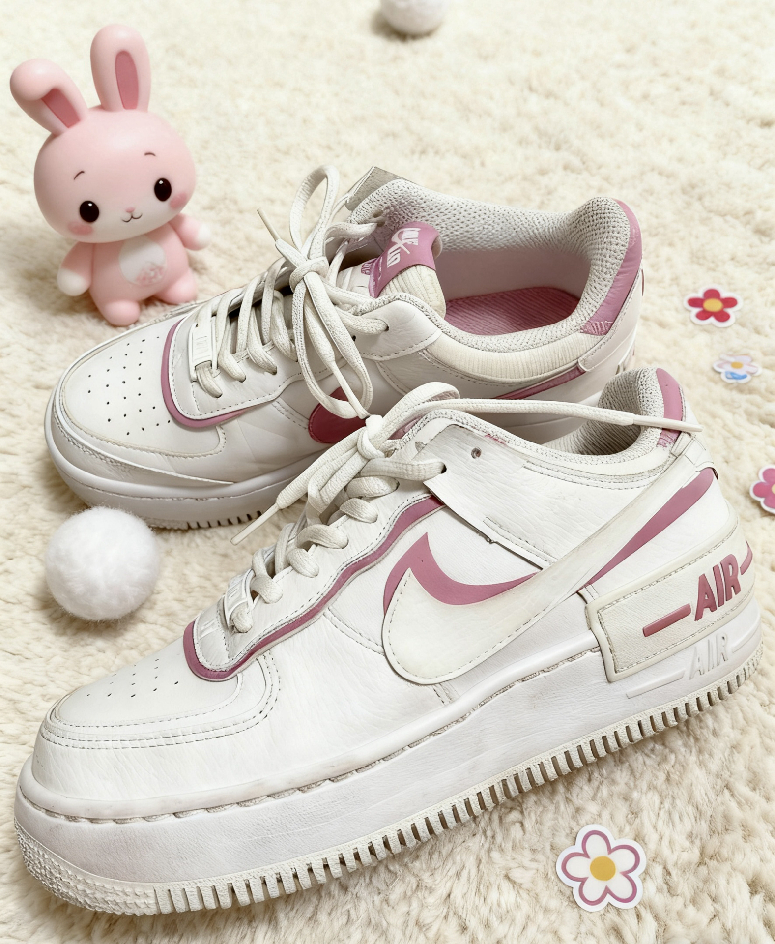 "这双nike air force 1白粉马卡龙,我穿了一年多还在爱"