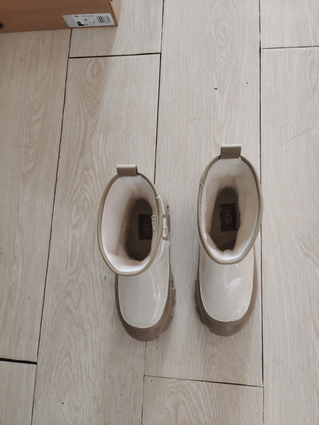 custom review-UGG Ботильоны Экрю Женские